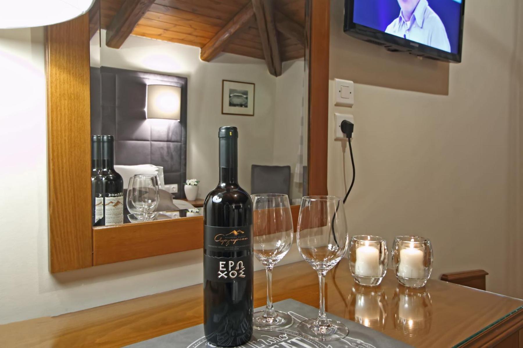 Superior Twin Room with Street View