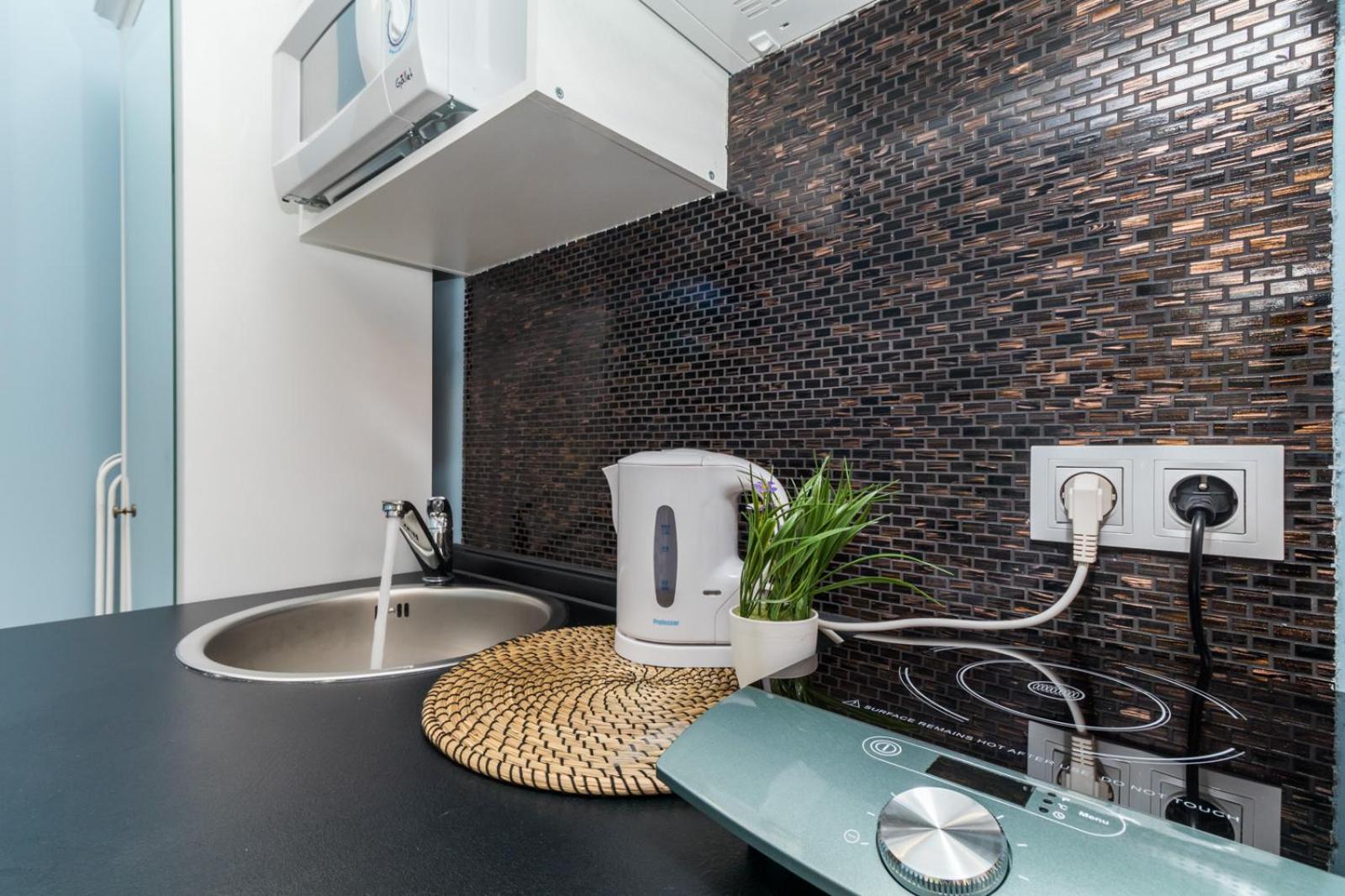 Kitchen or kitchenette