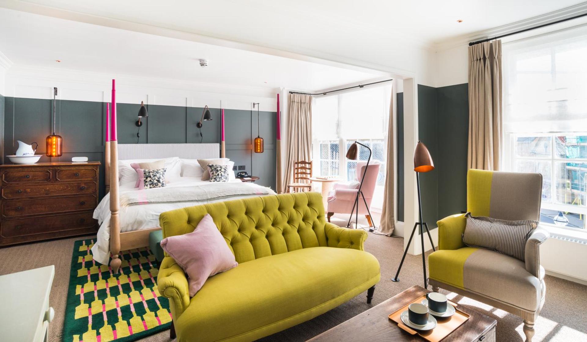 Photo of the whole room