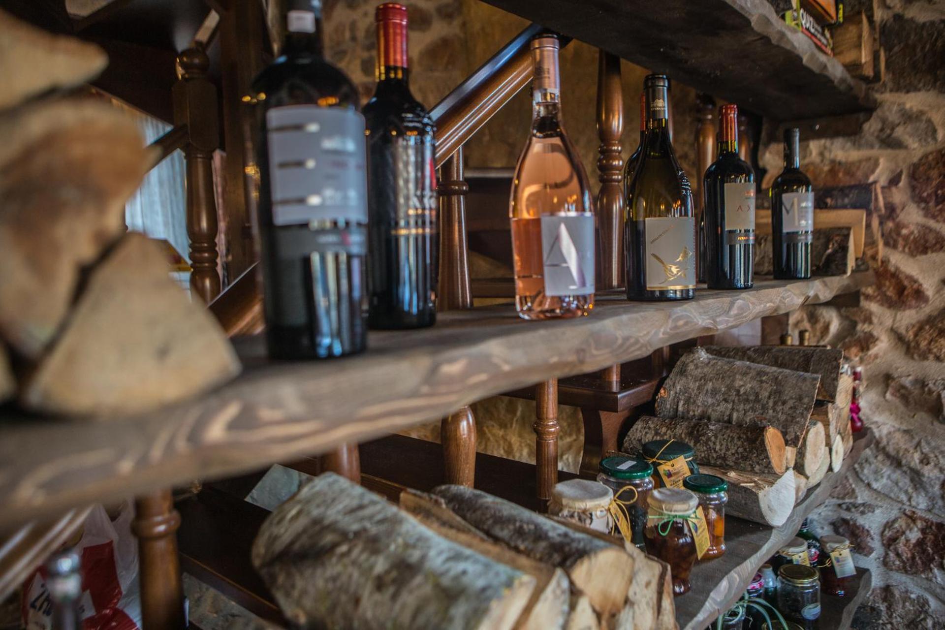 Ξενώνας Φιλοξενία 1 & 2