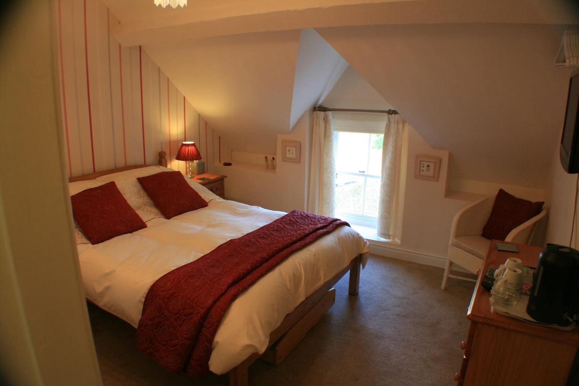 Family Suite (2 Adults + 2 Children)