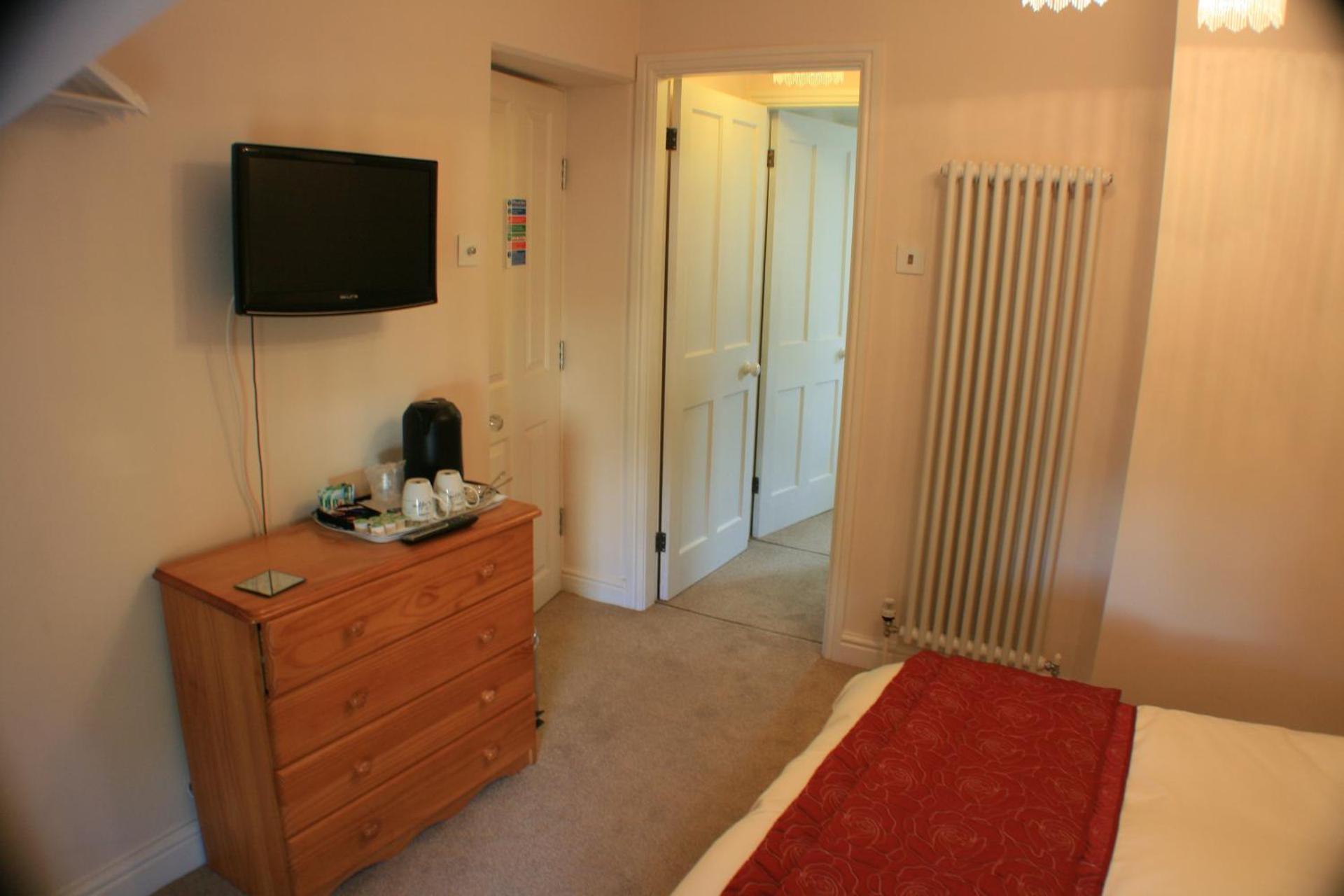 Family Suite (2 Adults + 2 Children)