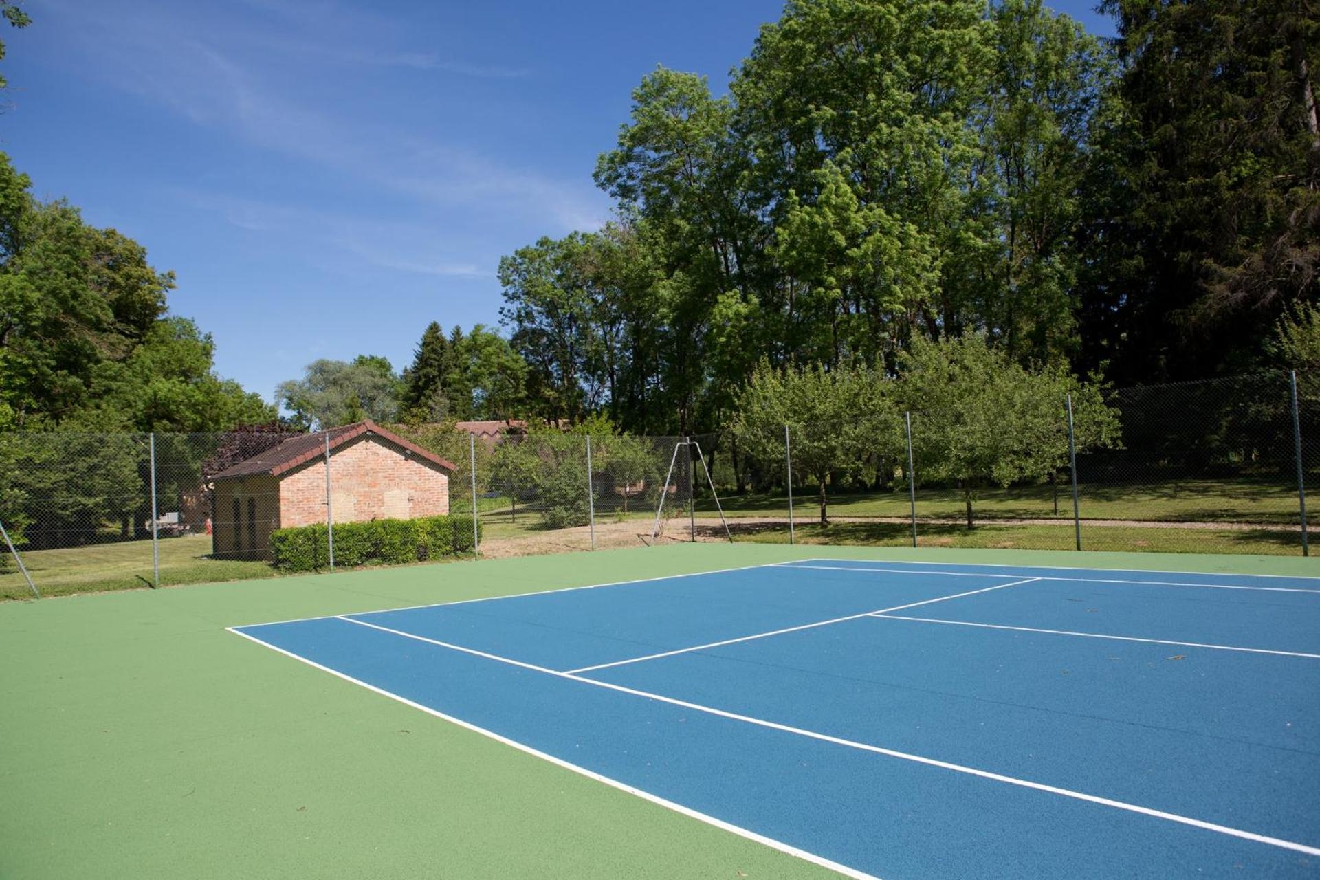 Tennis court