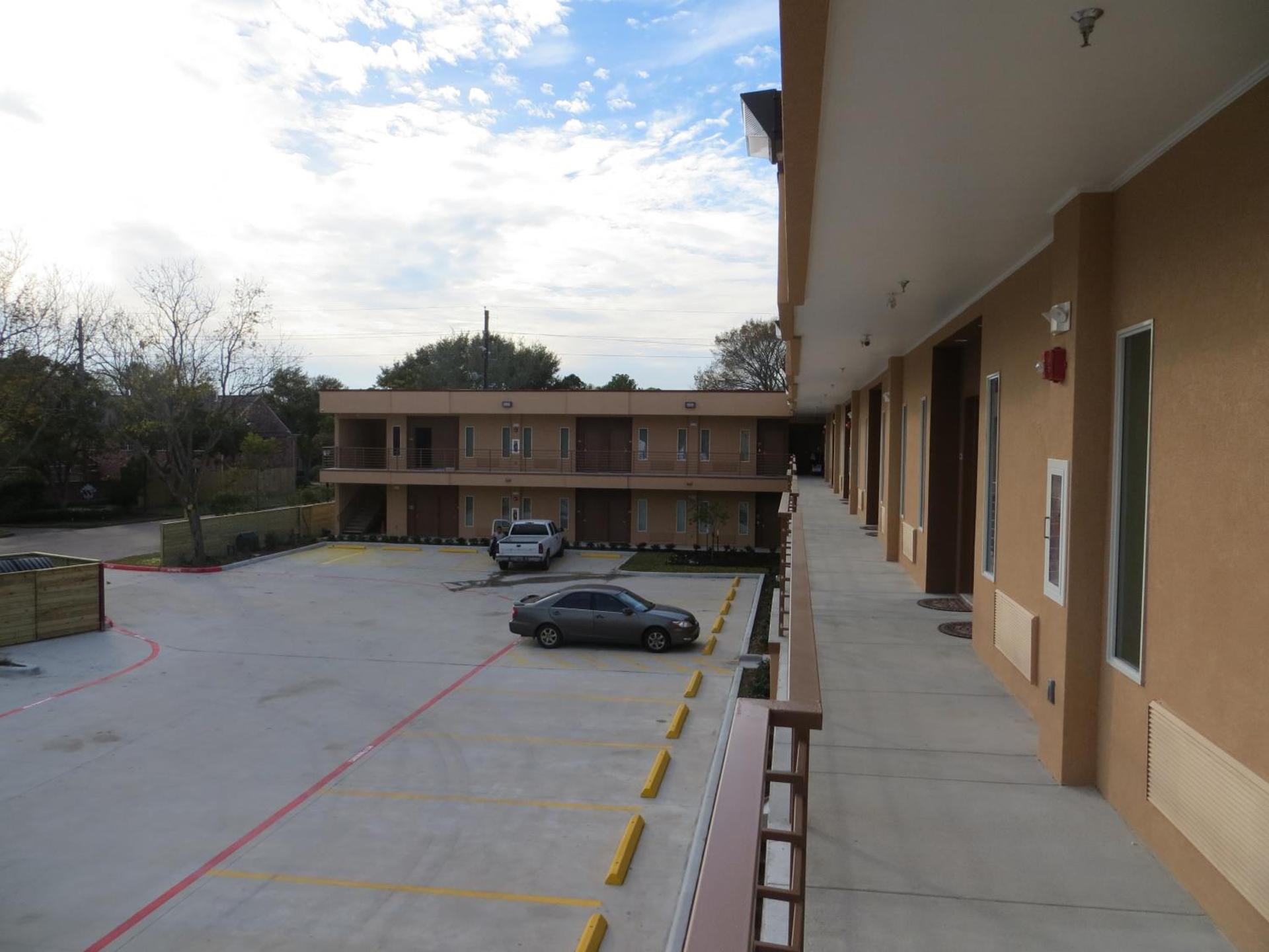 Crystal Inn - Sugarland