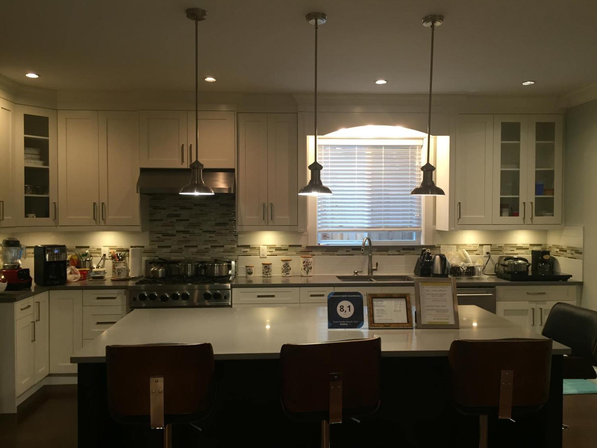 Vancouver Austin Guesthouse