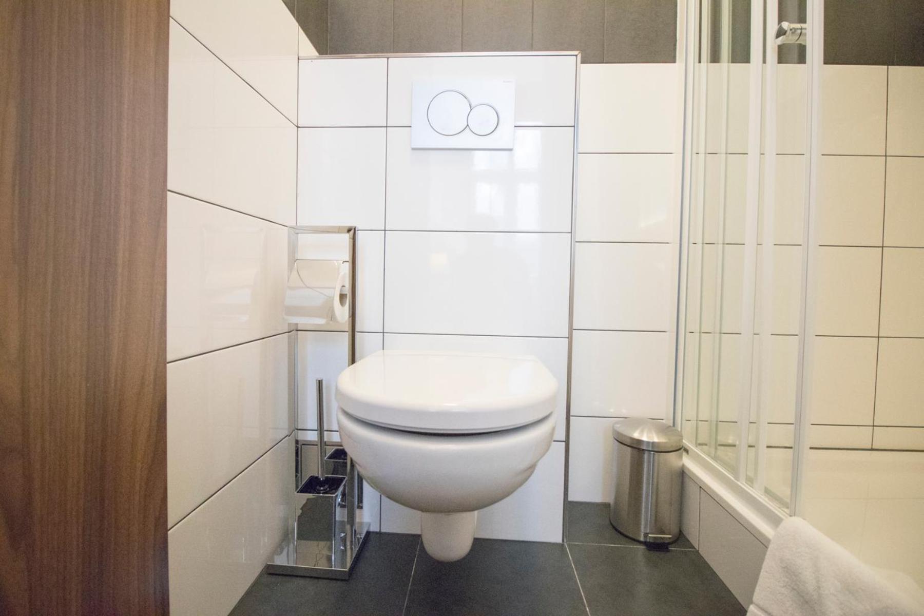 Double Room No Window