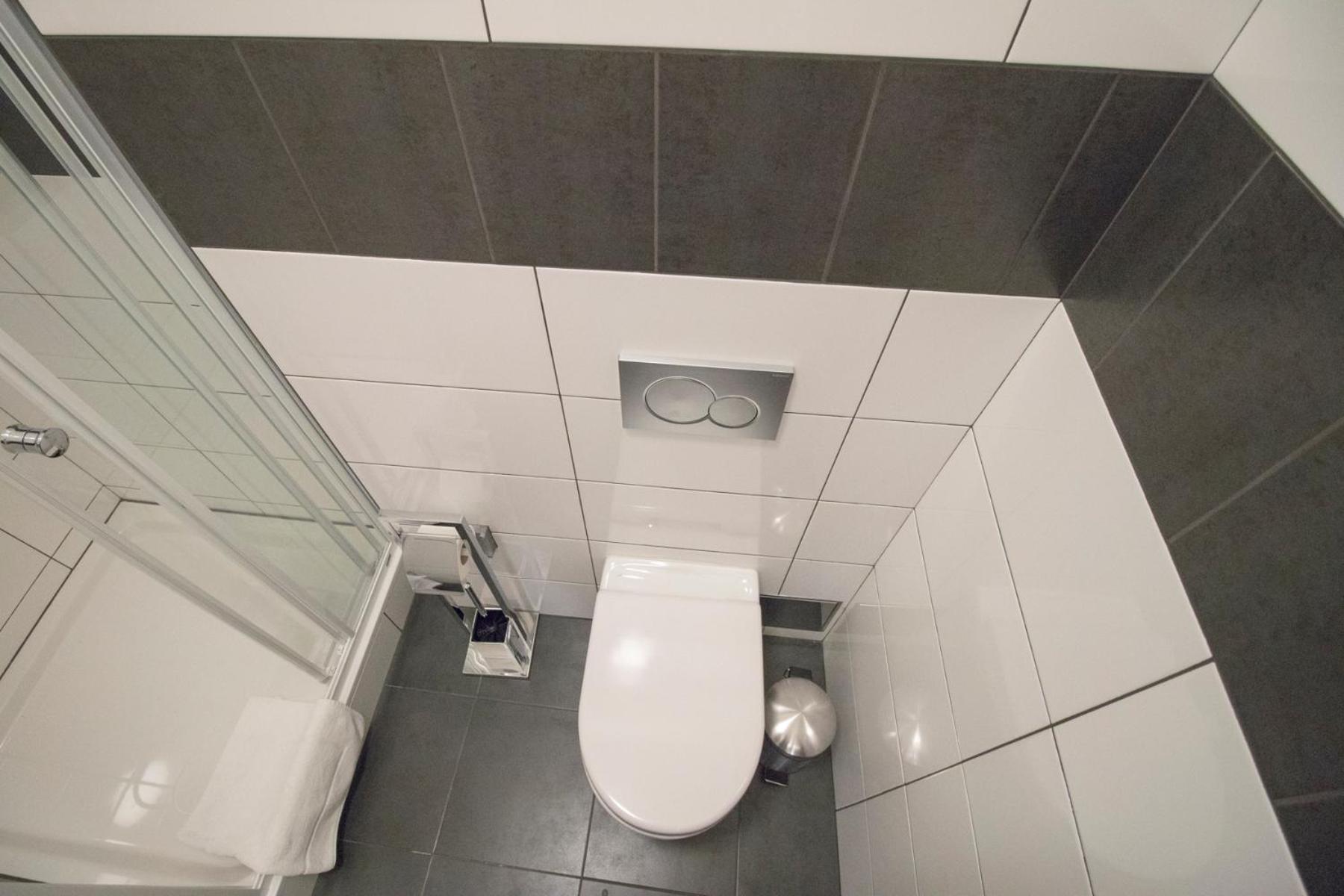 Double Room No Window