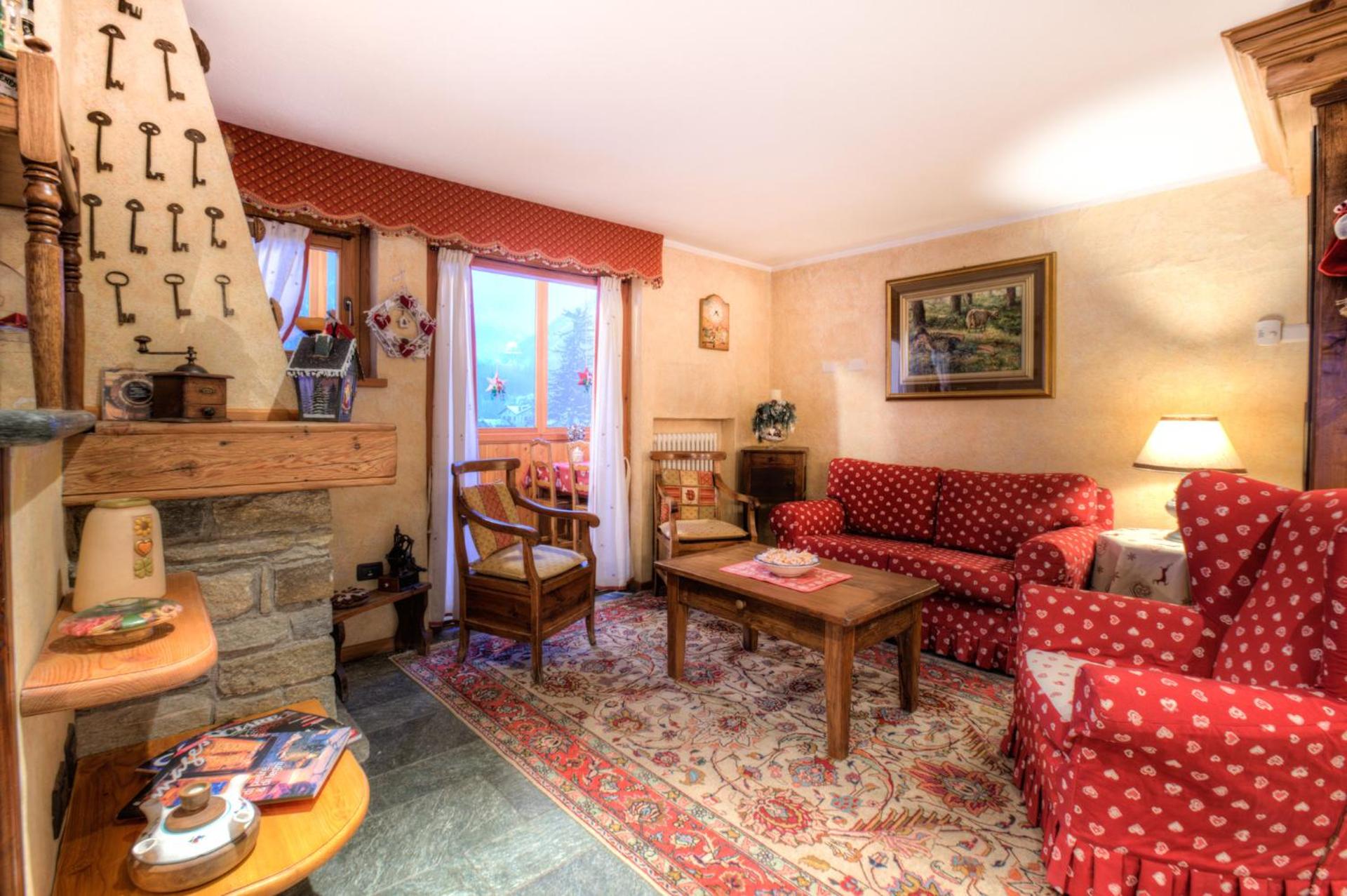 Communal lounge/ TV room