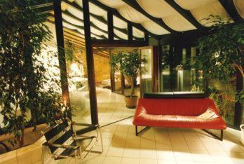 Communal lounge/ TV room