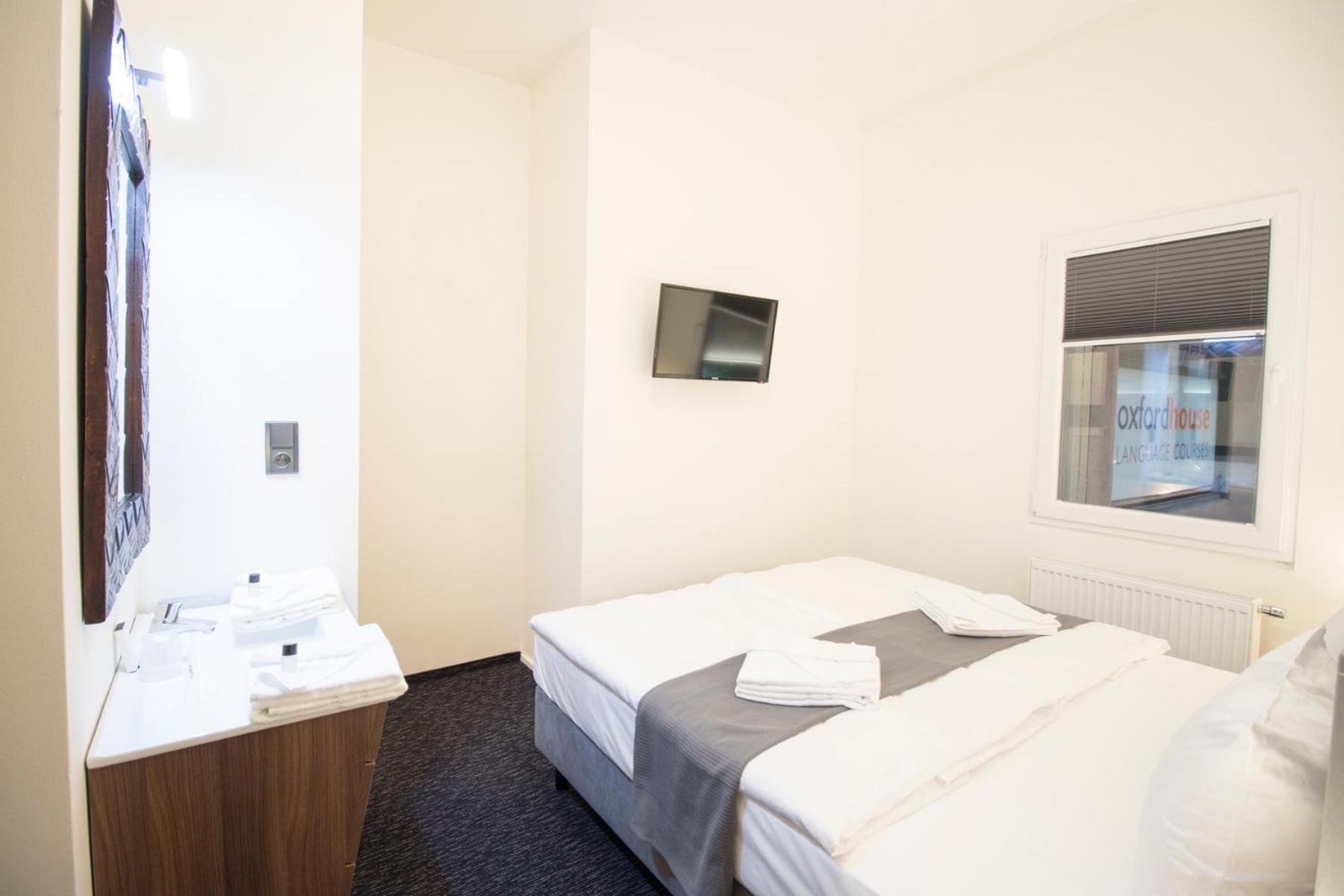 Deluxe Double Room with Atrium View
