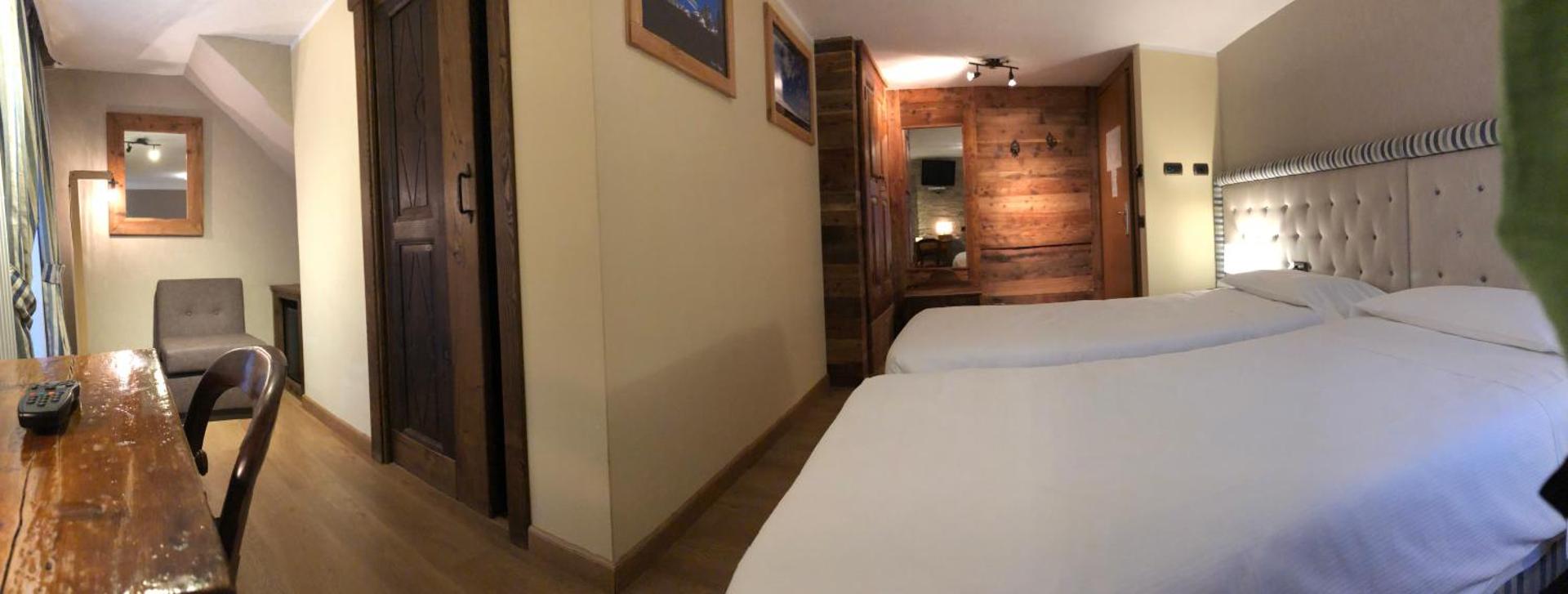 Photo of the whole room