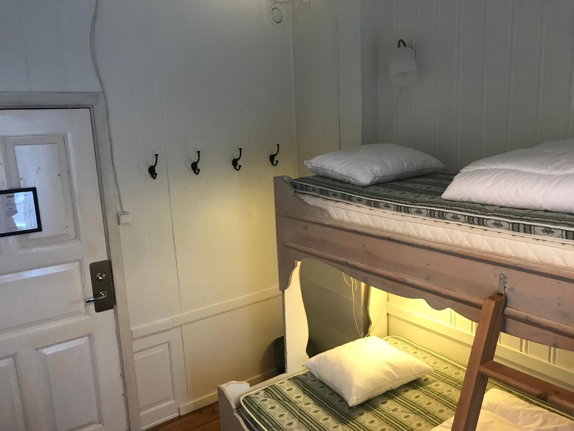 Twin Room with Shared Bathroom #11