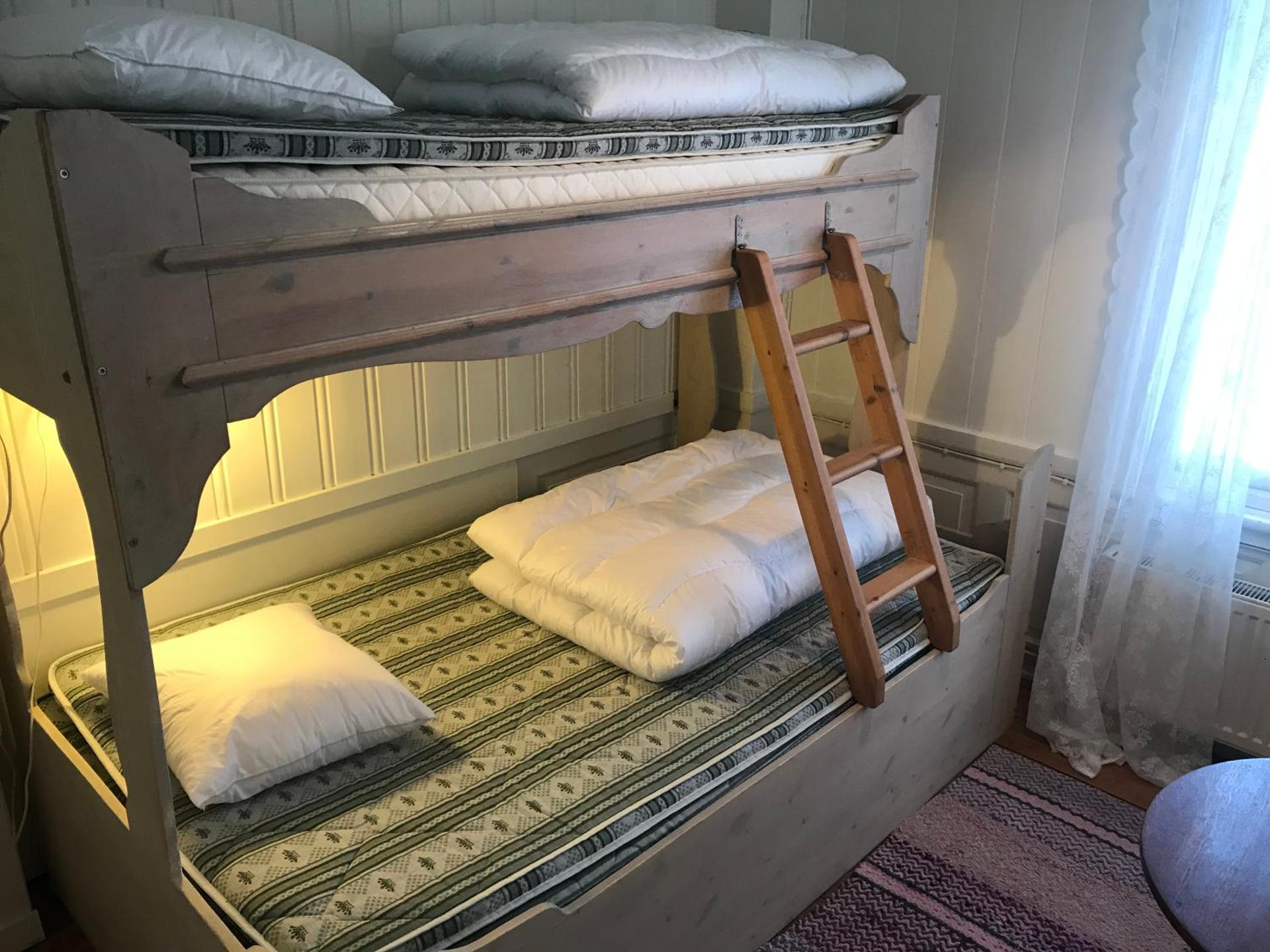 Twin Room with Shared Bathroom #11