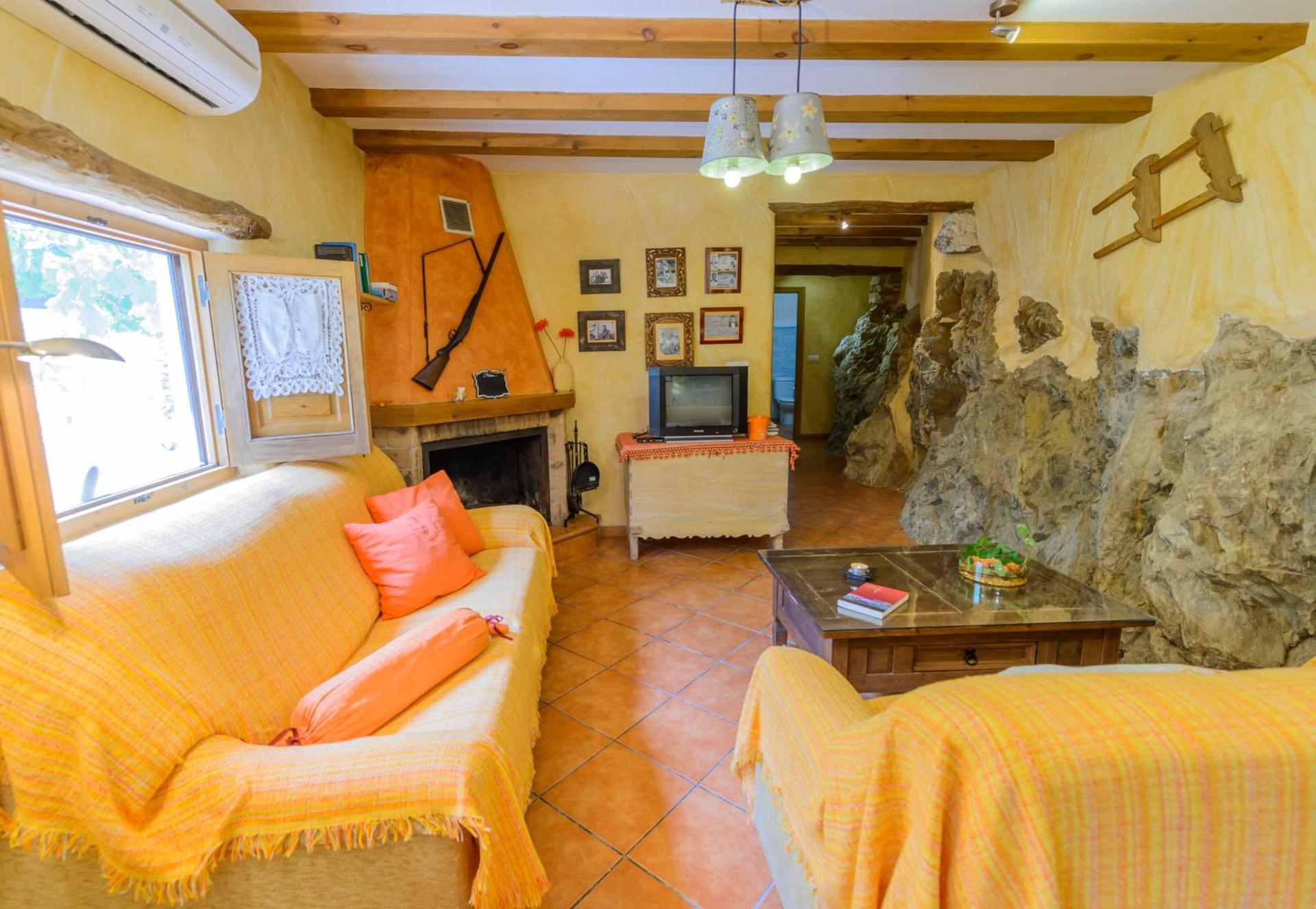 Communal lounge/ TV room