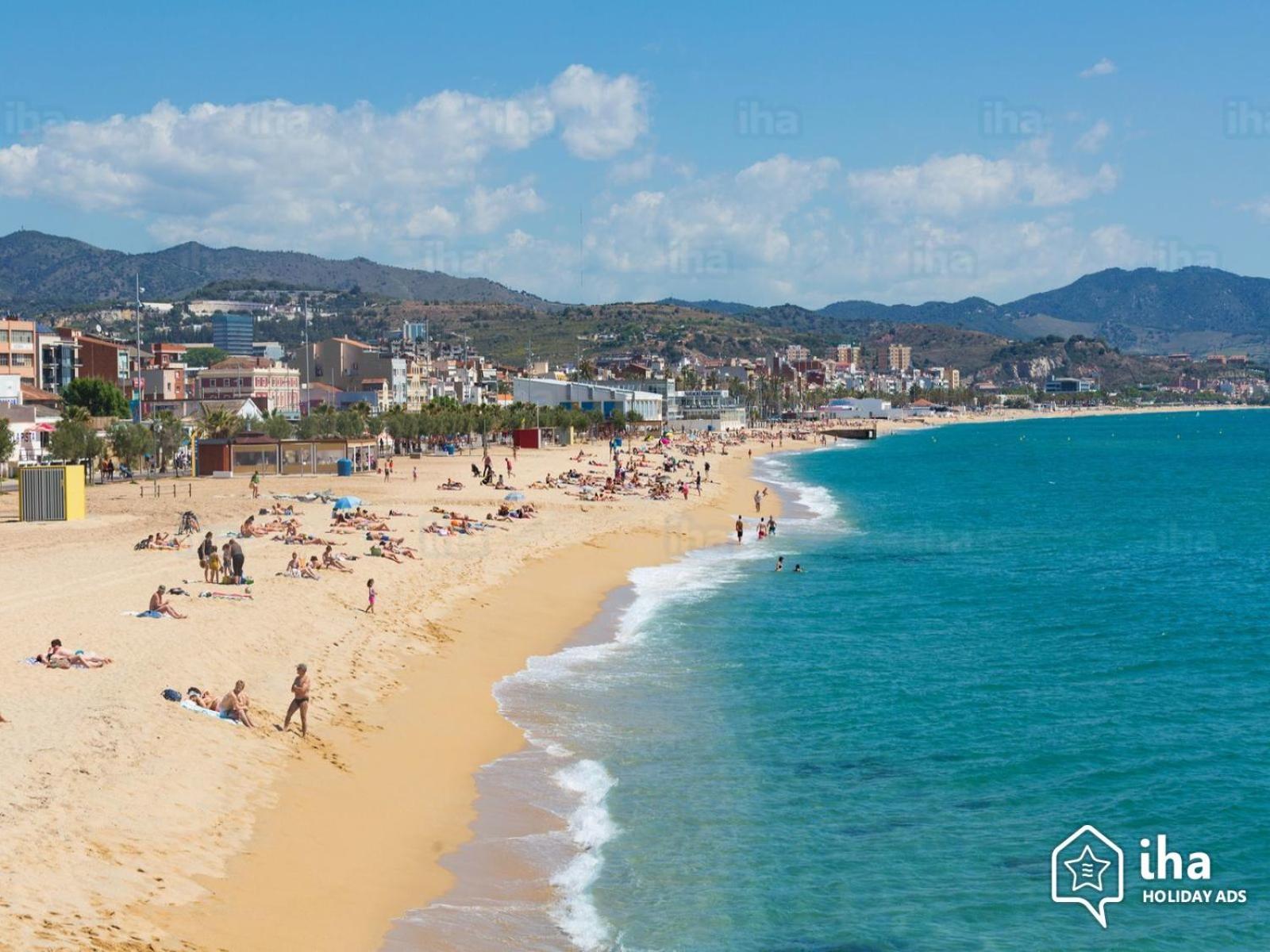 apartamento aislado jardín y piscina