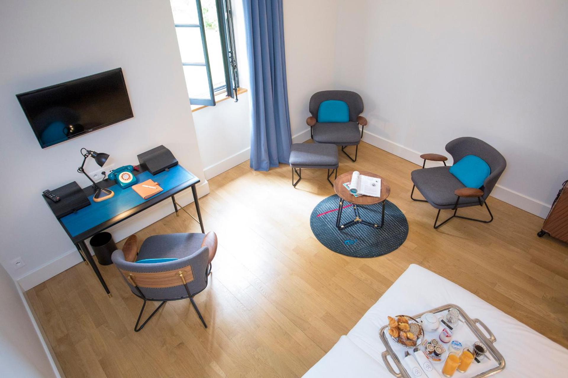 Photo of the whole room