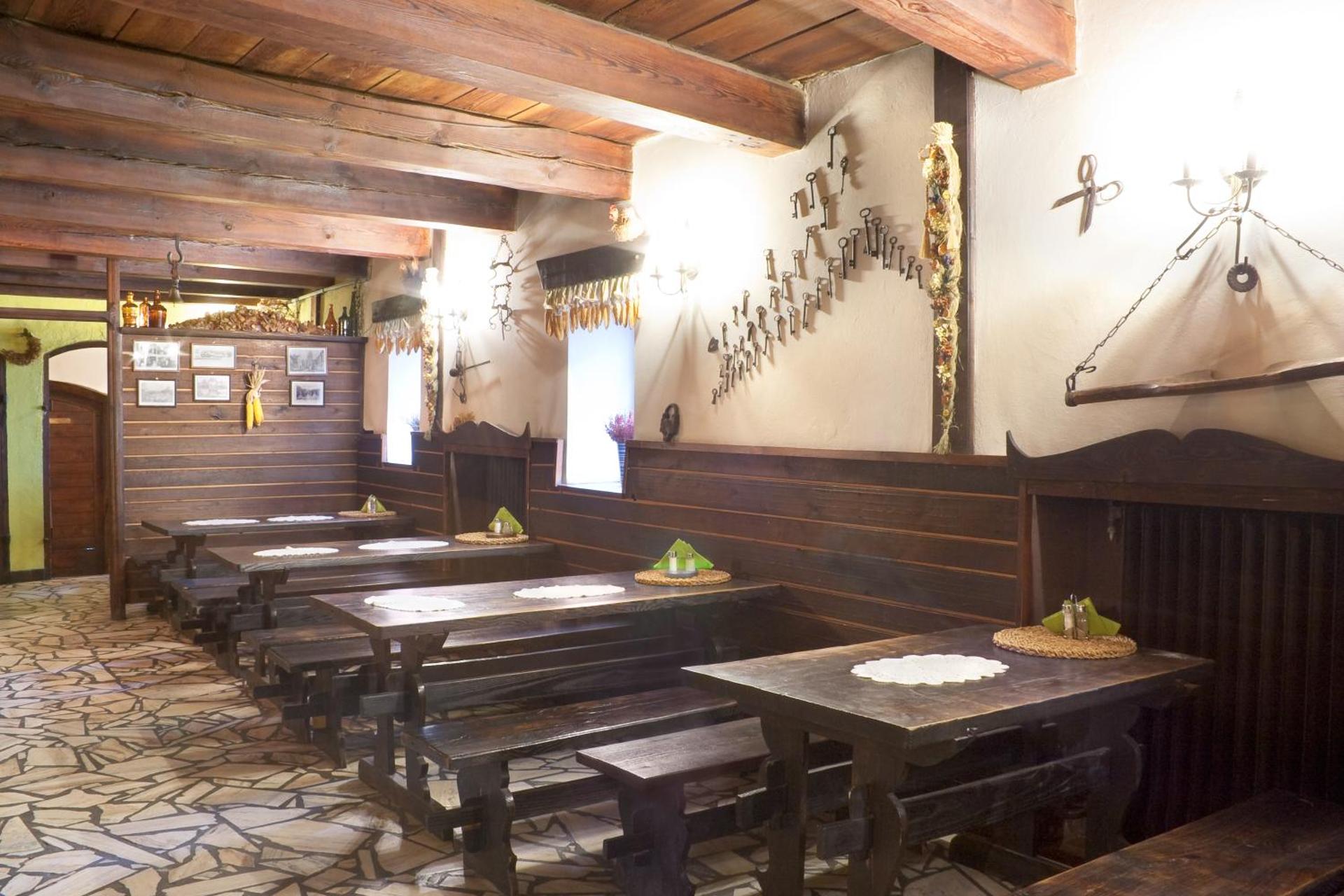 SHotels przy Restauracji Stodoła