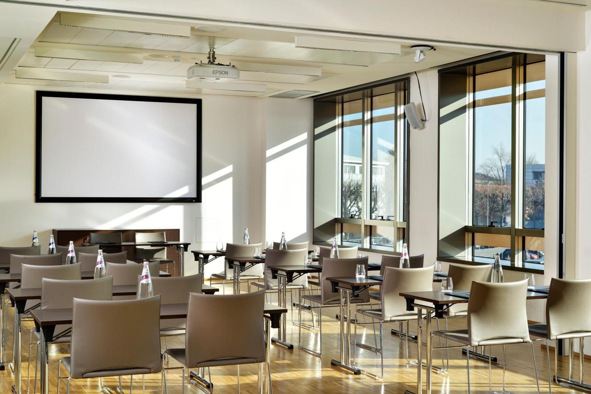 Meeting/conference room