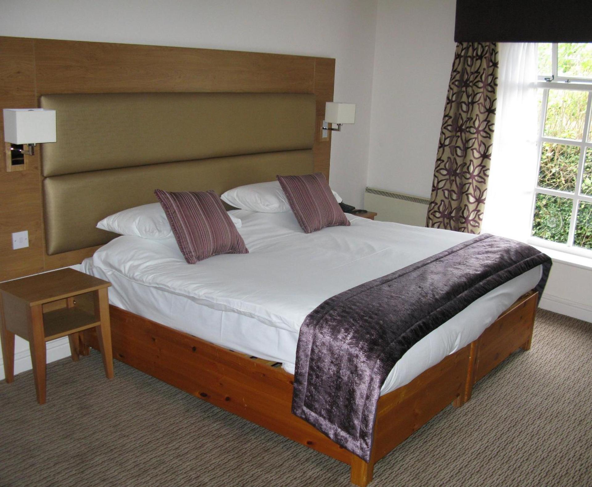 Guy's Thatched Hamlet