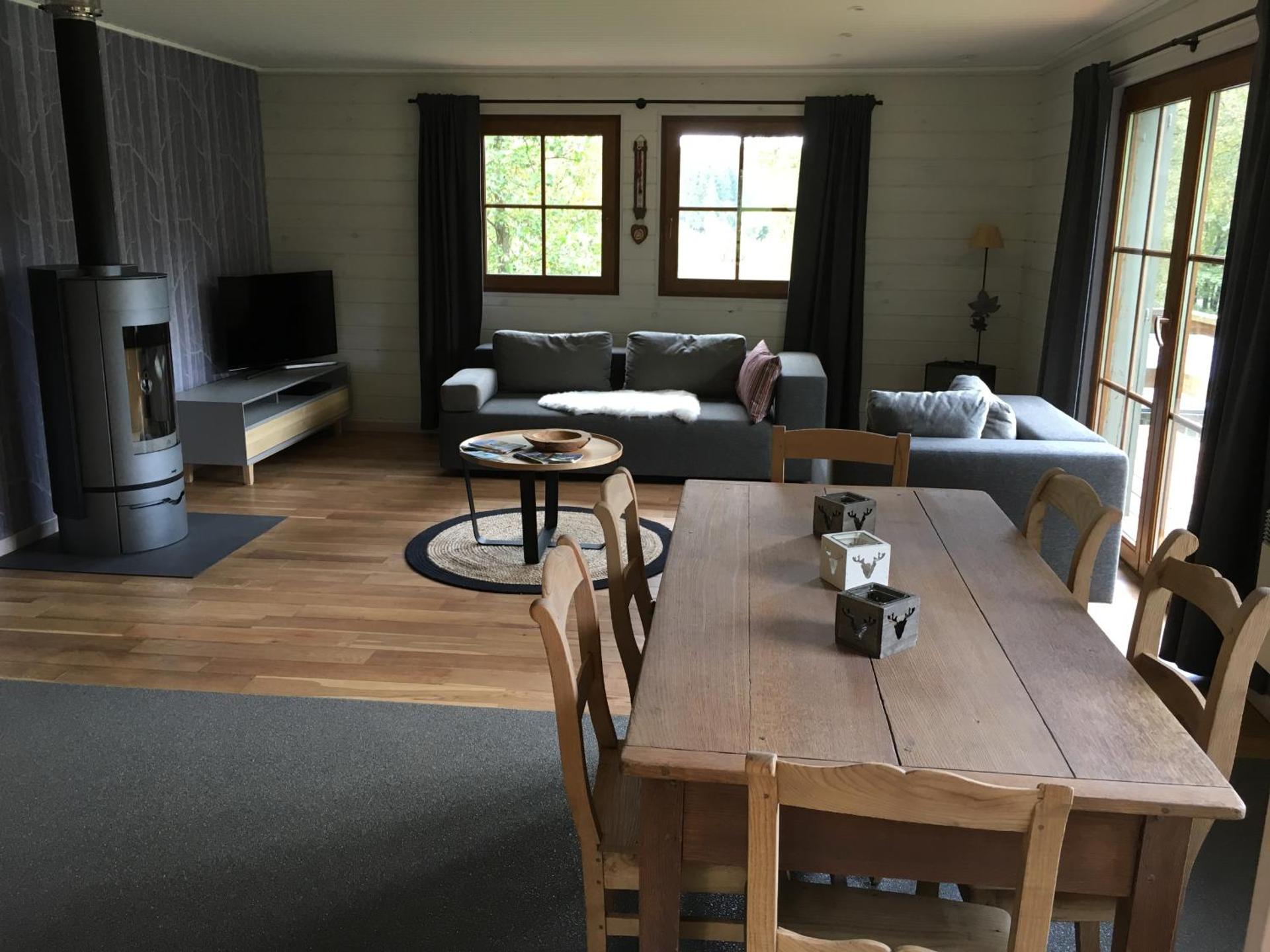 Communal lounge/ TV room