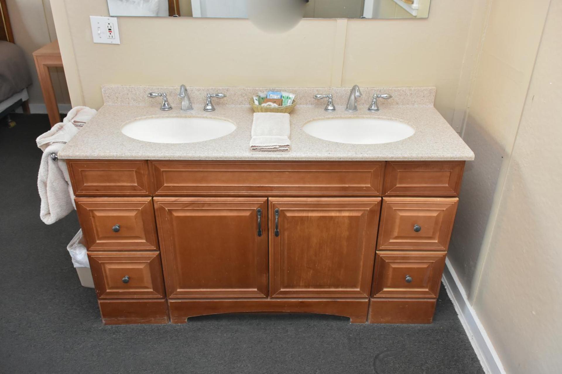 Historic Room with 3 Beds