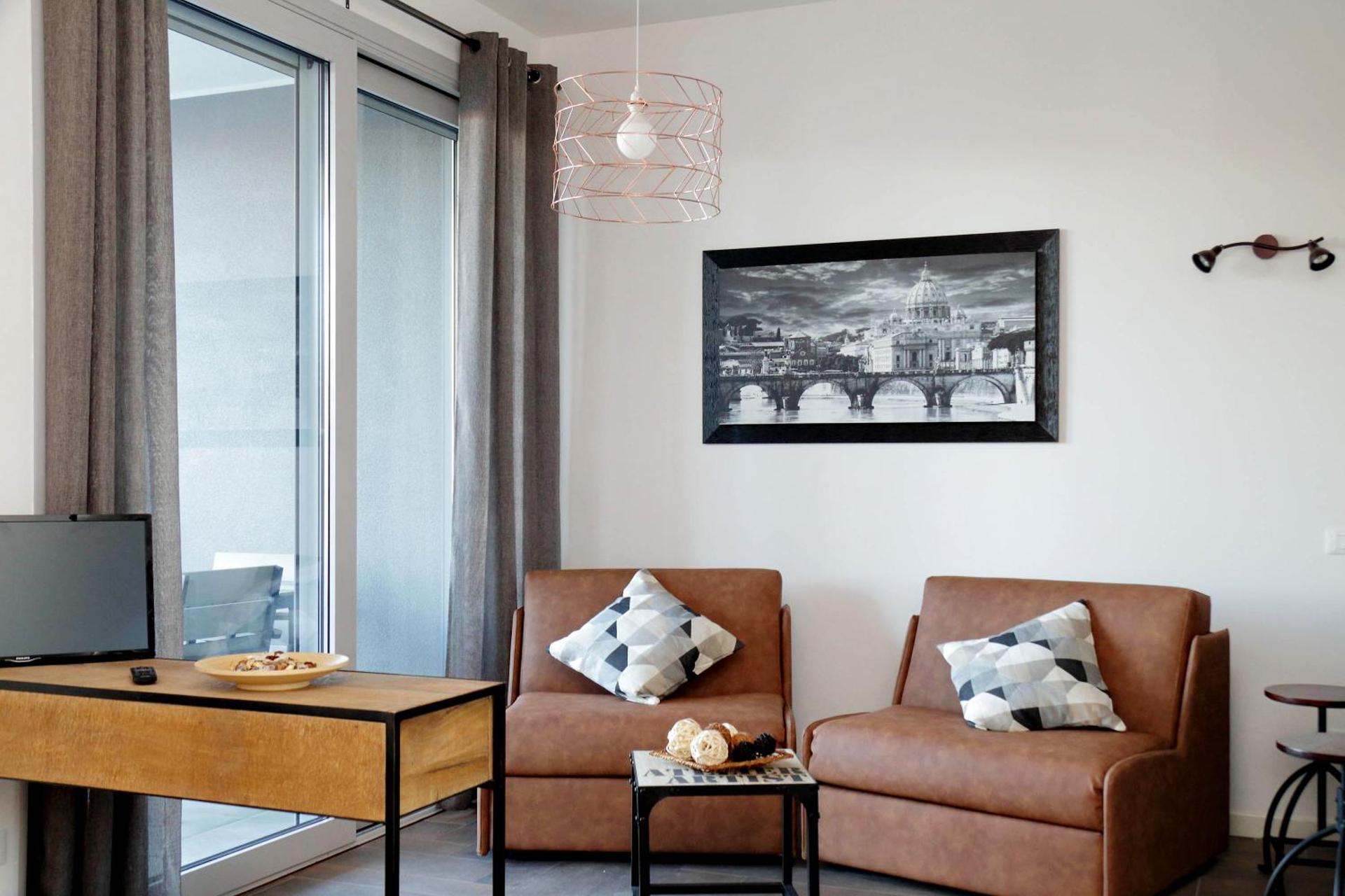 Communal lounge/ TV room