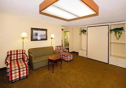 King Studio Suite - Non-Smoking