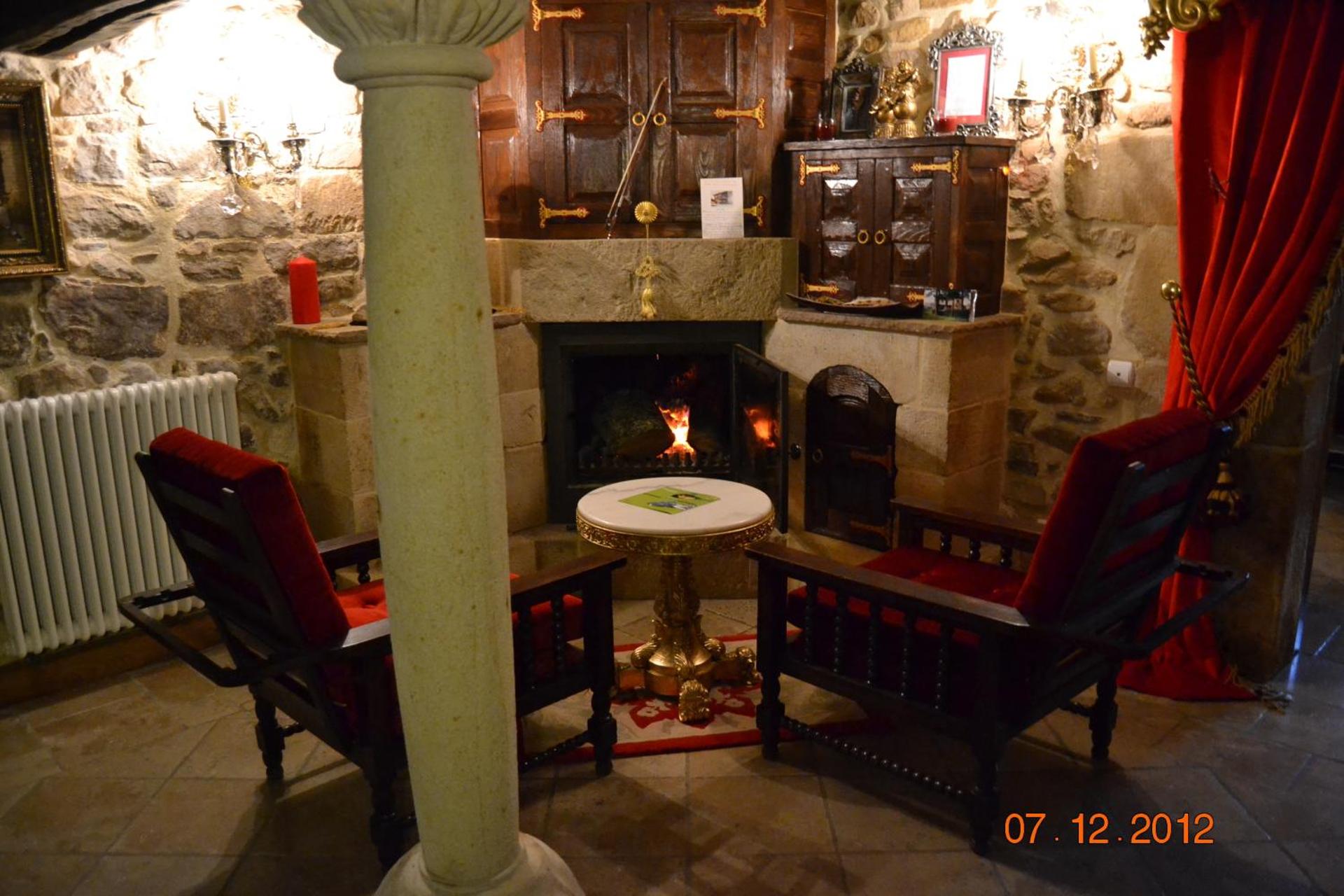 Communal lounge/ TV room