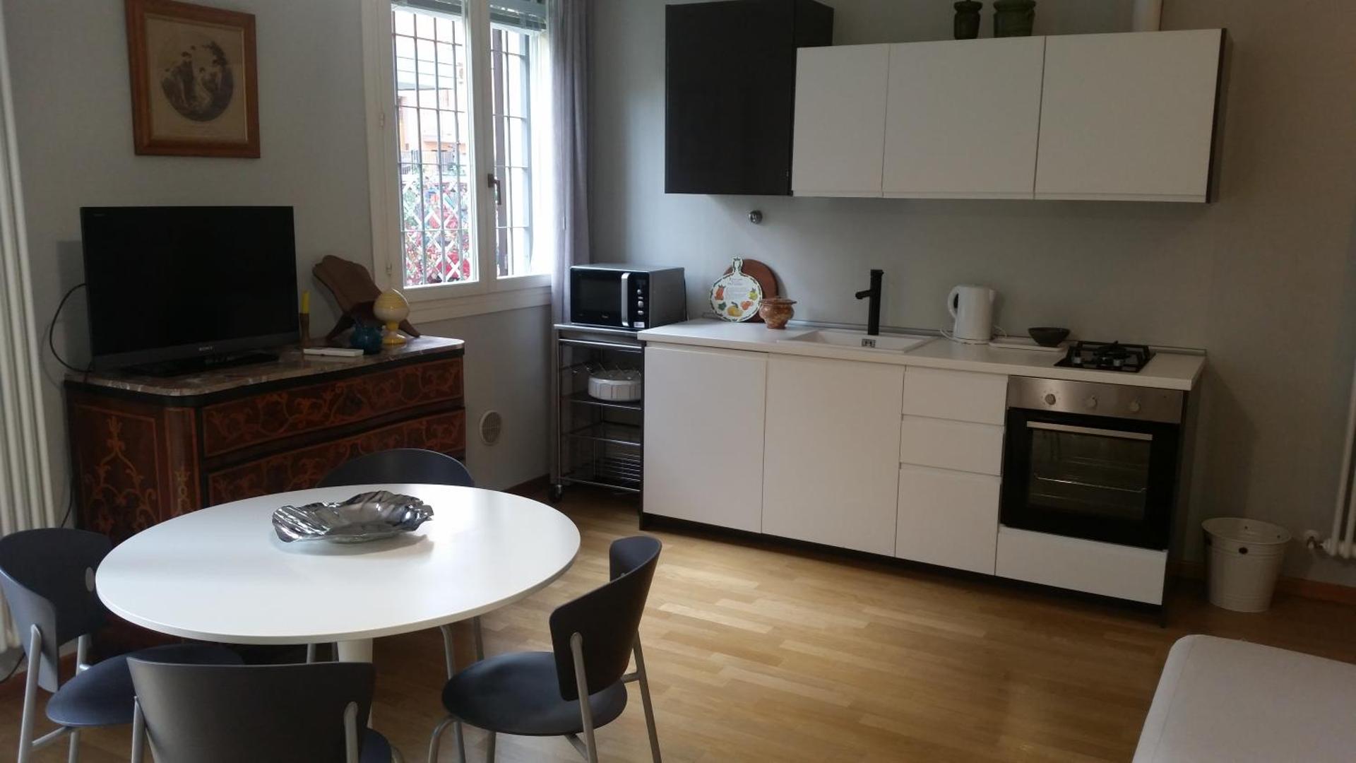 IL GIARDINETTO - Smart working - Airport - Private Parking - Private garden - Ducati - Philip Morris