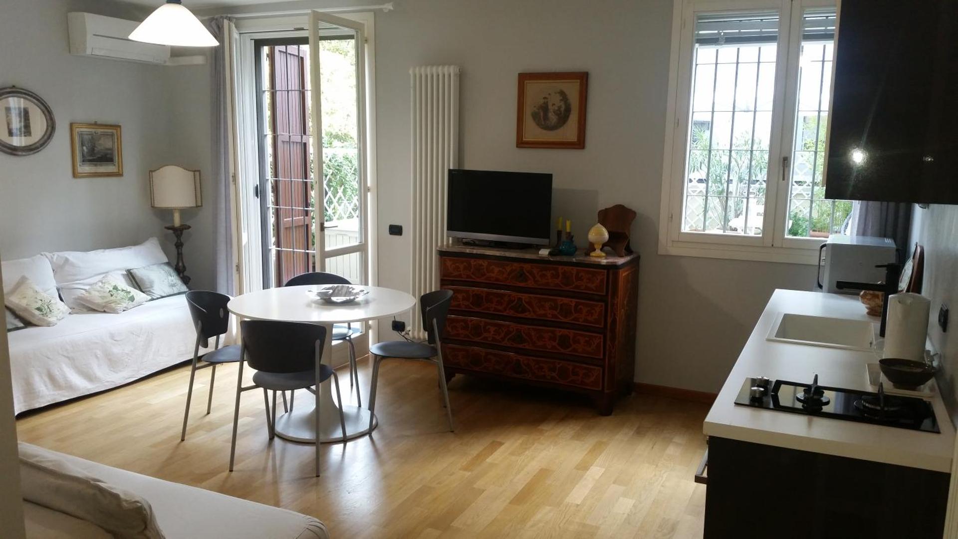 IL GIARDINETTO - Smart working - Airport - Private Parking - Private garden - Ducati - Philip Morris