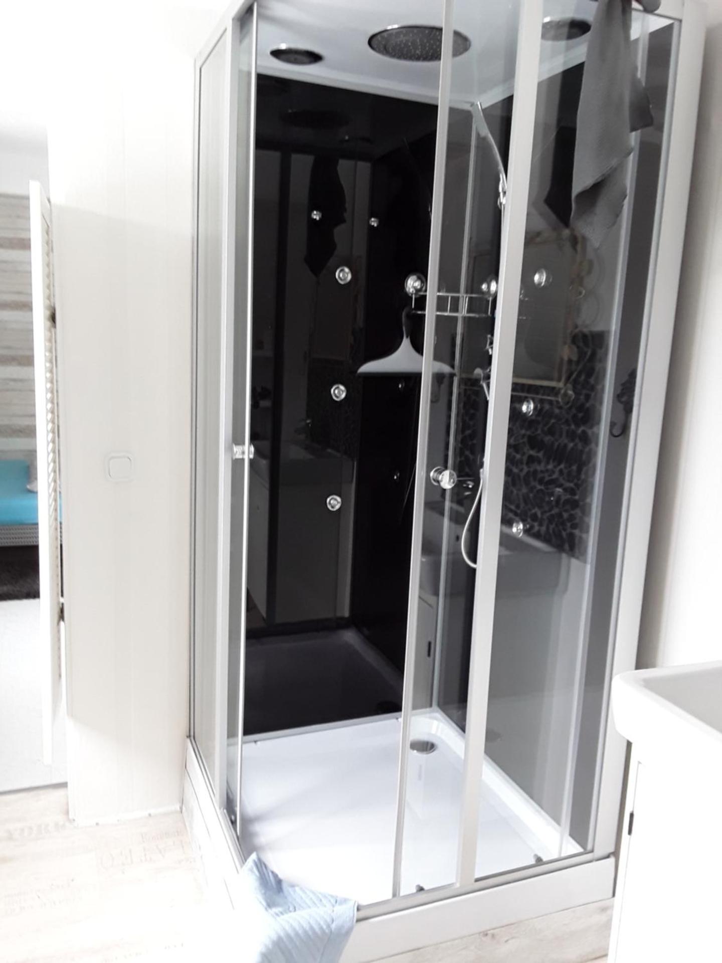 Deluxe Double Room (2 Adults + 1 Child)