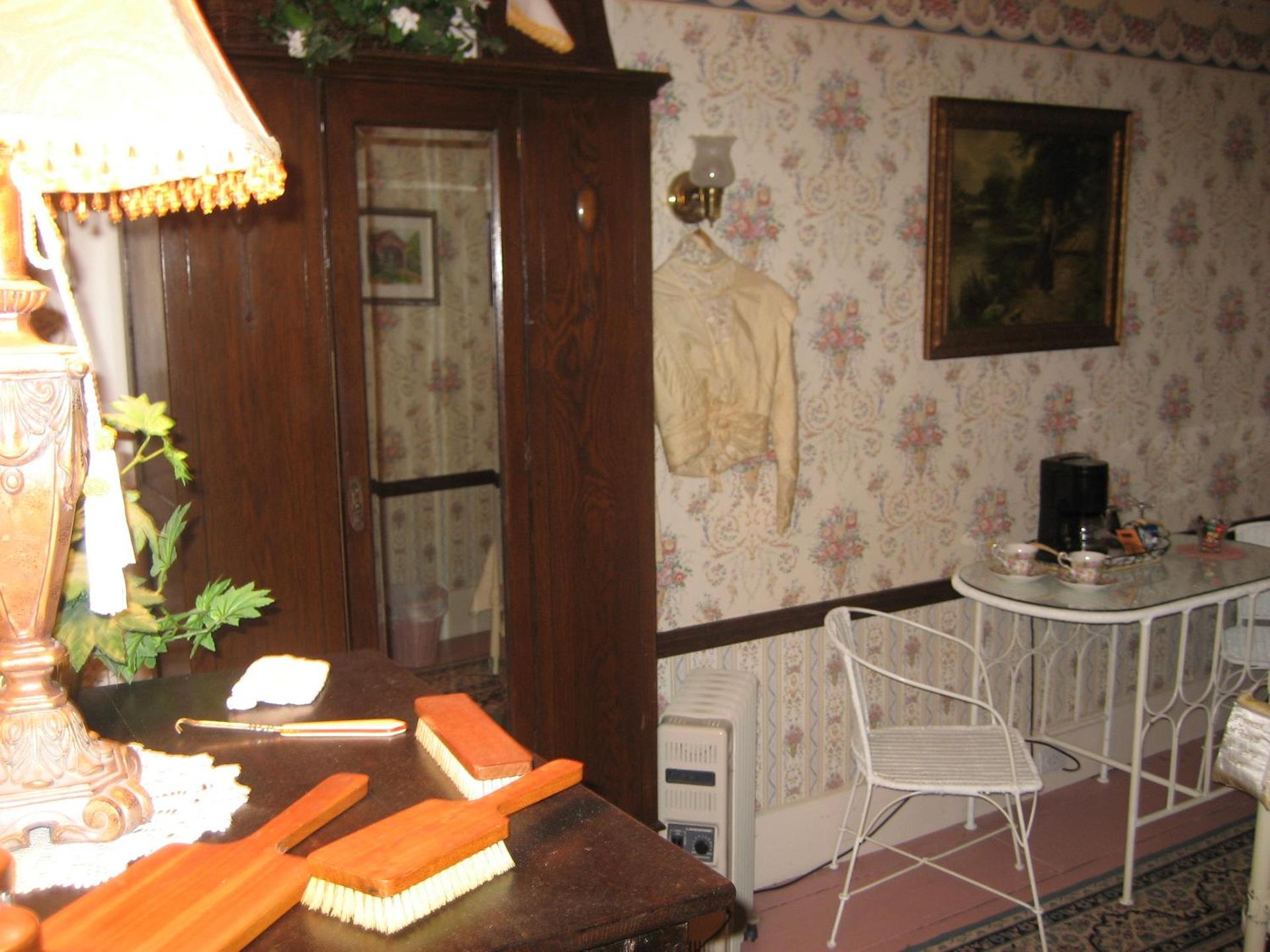 The Bridges Inn at Whitcomb House B&B