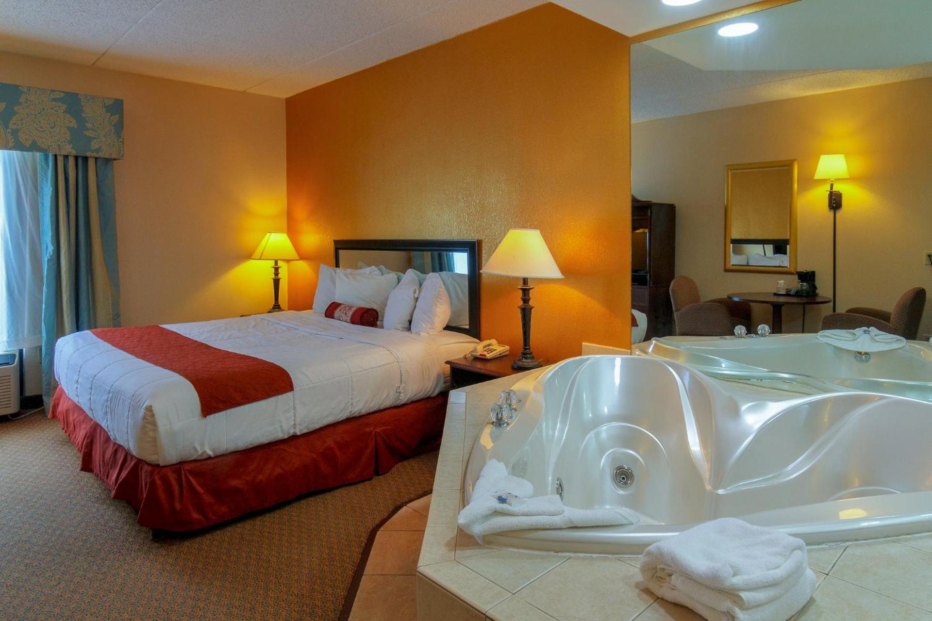 King Suite with Spa Bath - Non-Smoking