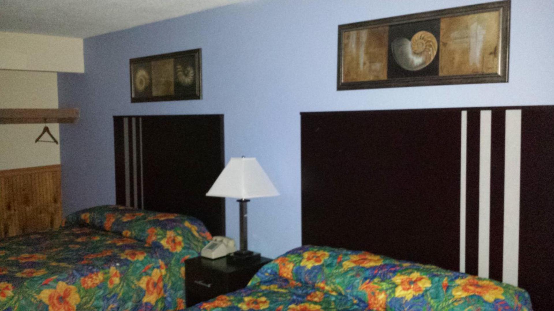 Oceanfront 2 Queen beds with Balcony