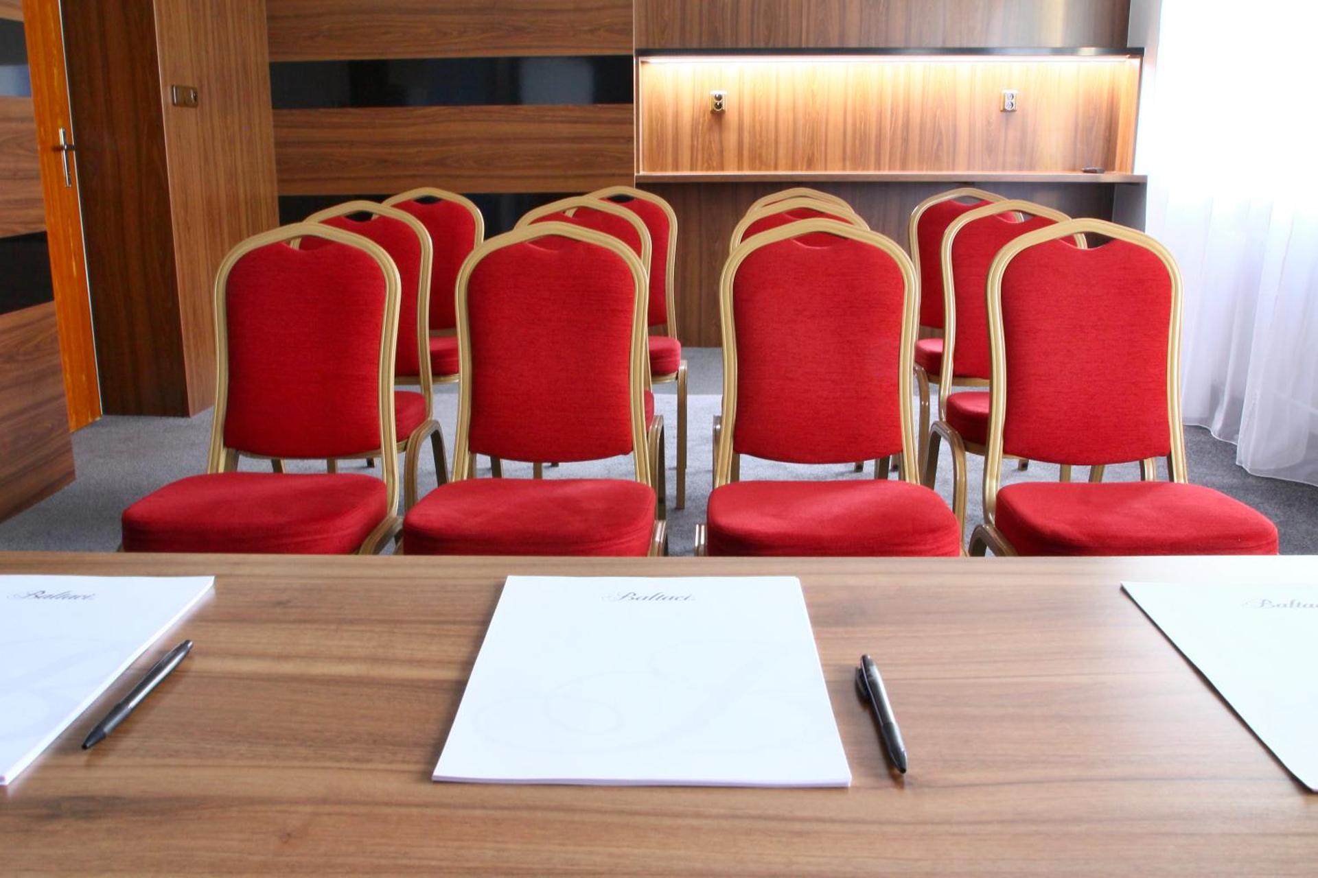 Meeting/conference room