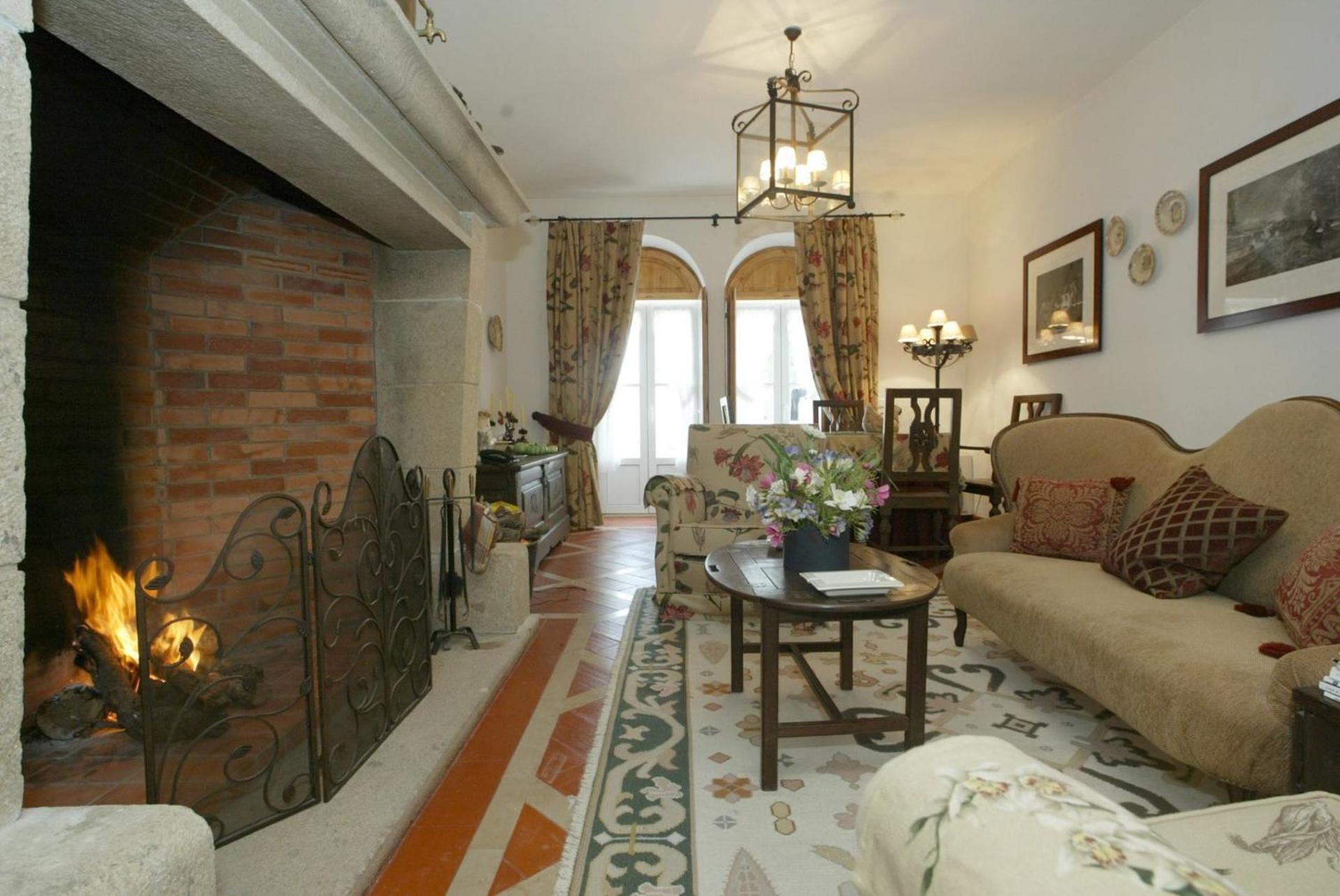 Communal lounge/ TV room