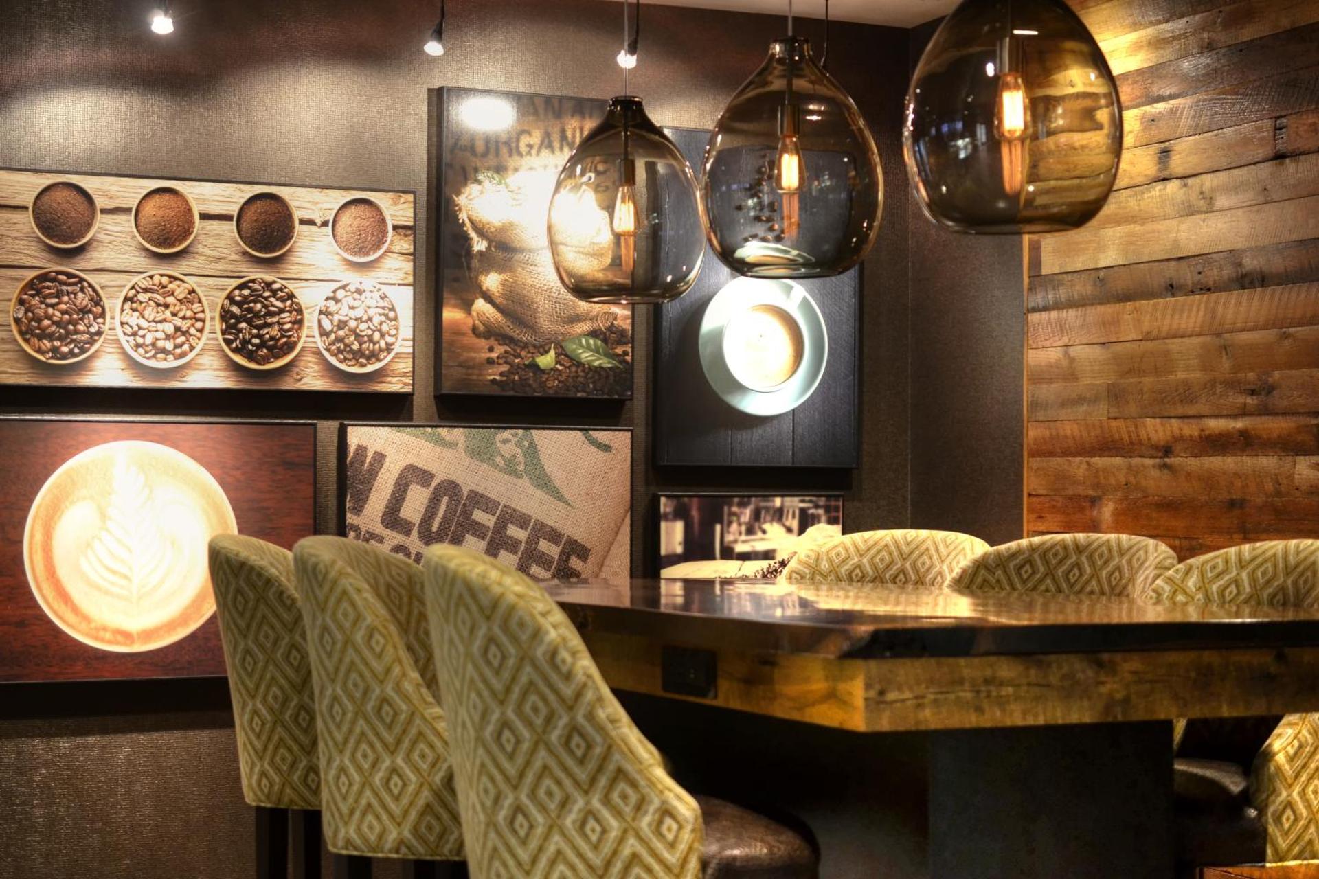 Communal lounge/ TV room