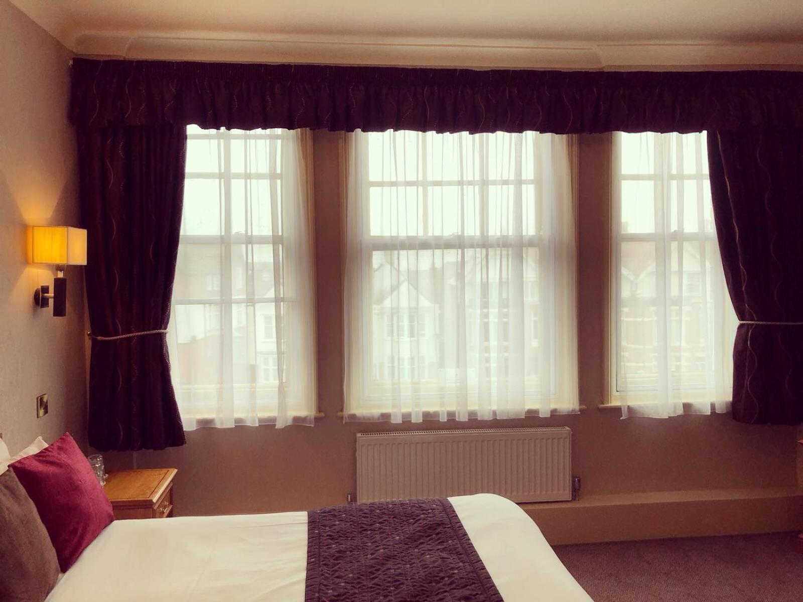 Family Room (2 Adults + 2 Children)