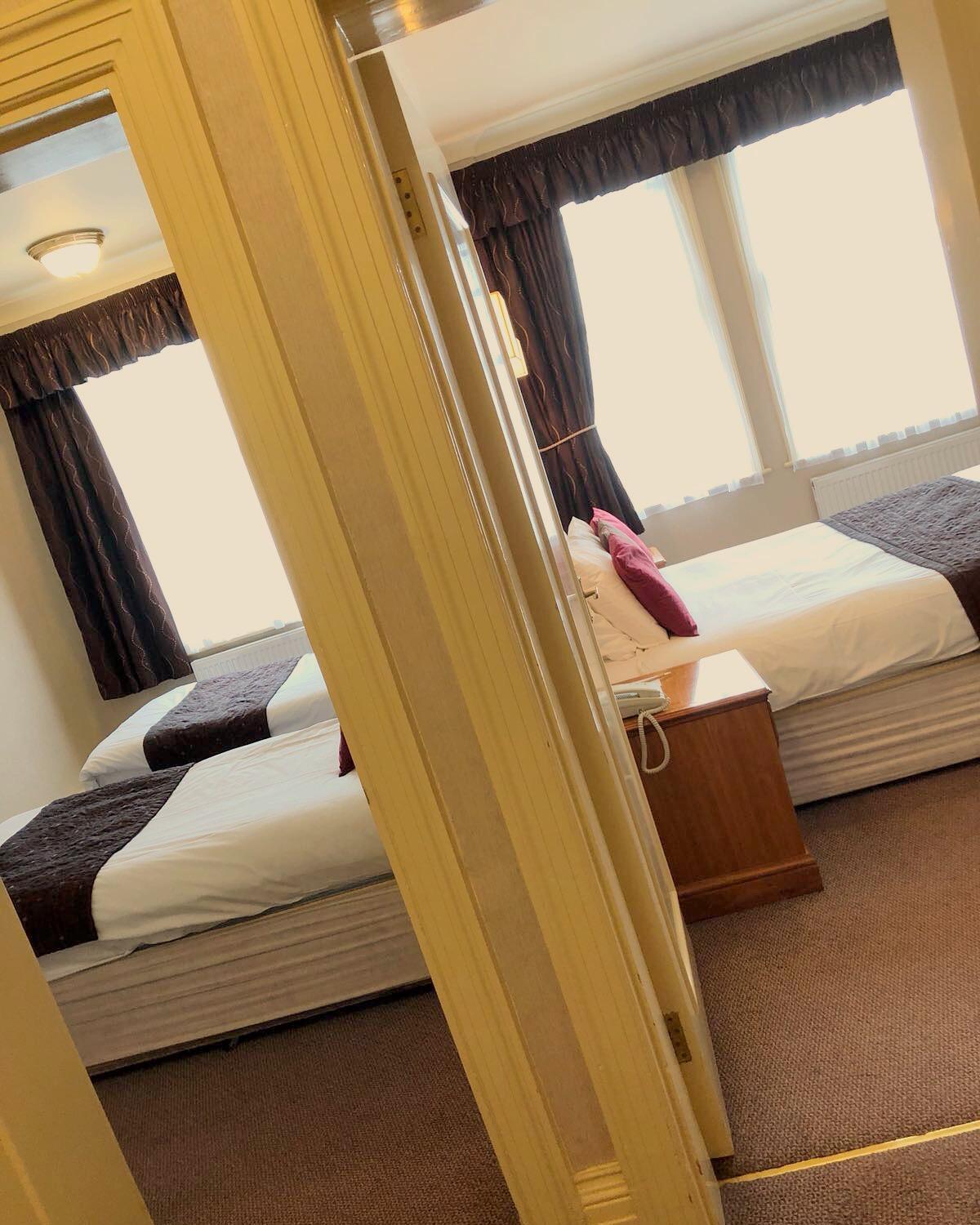 Family Room (2 Adults + 2 Children)