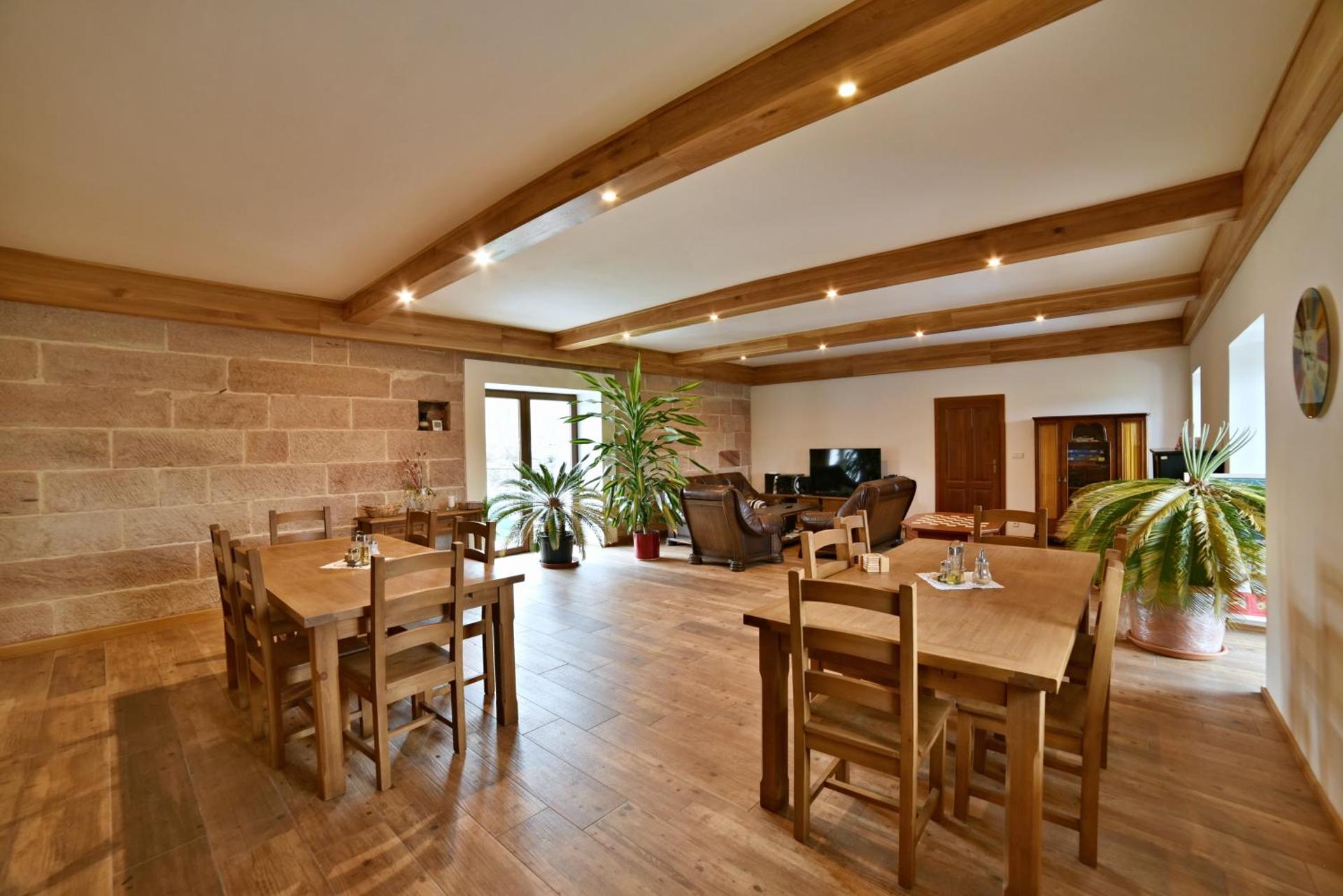 Communal lounge/ TV room