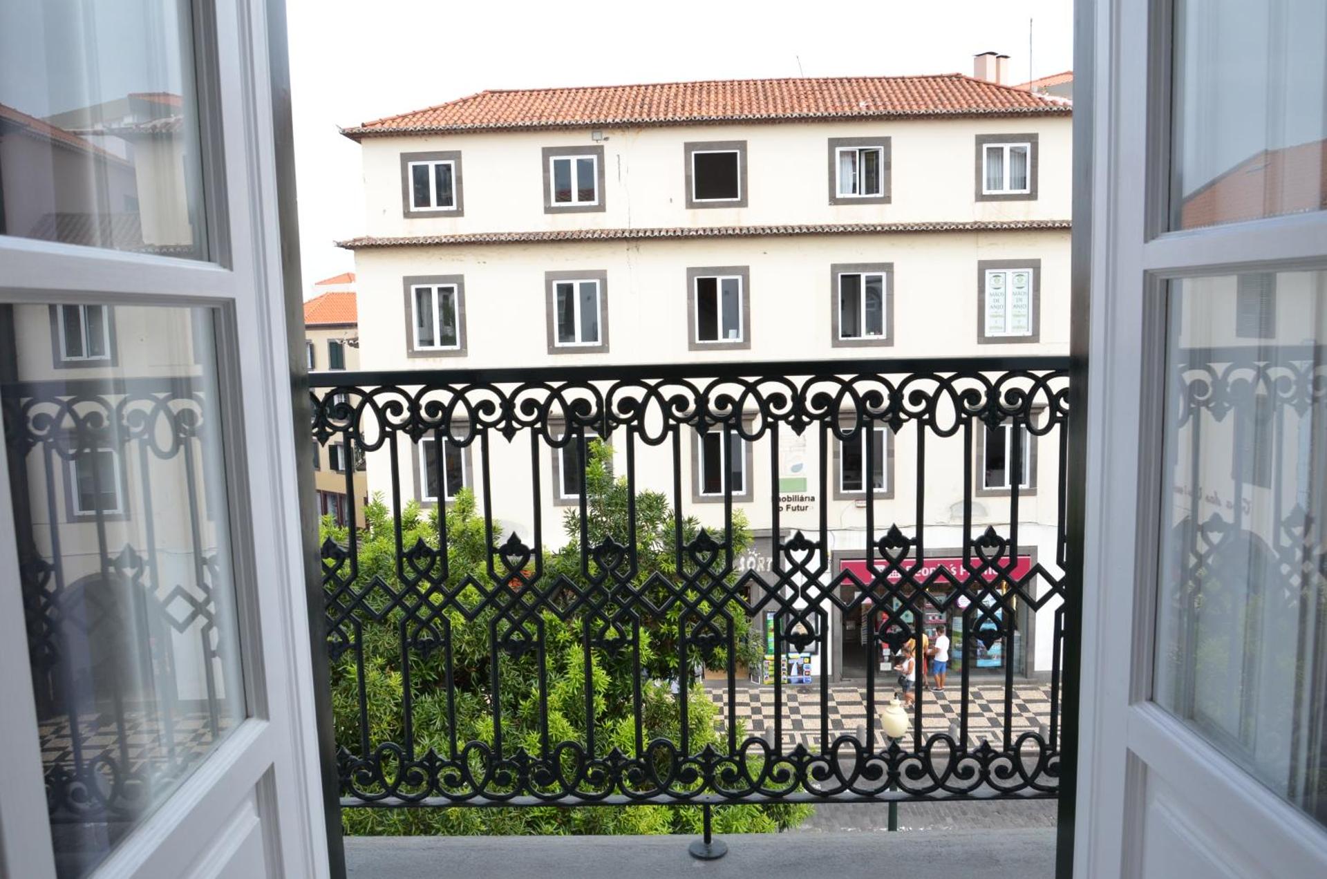 Edificio Charles 201