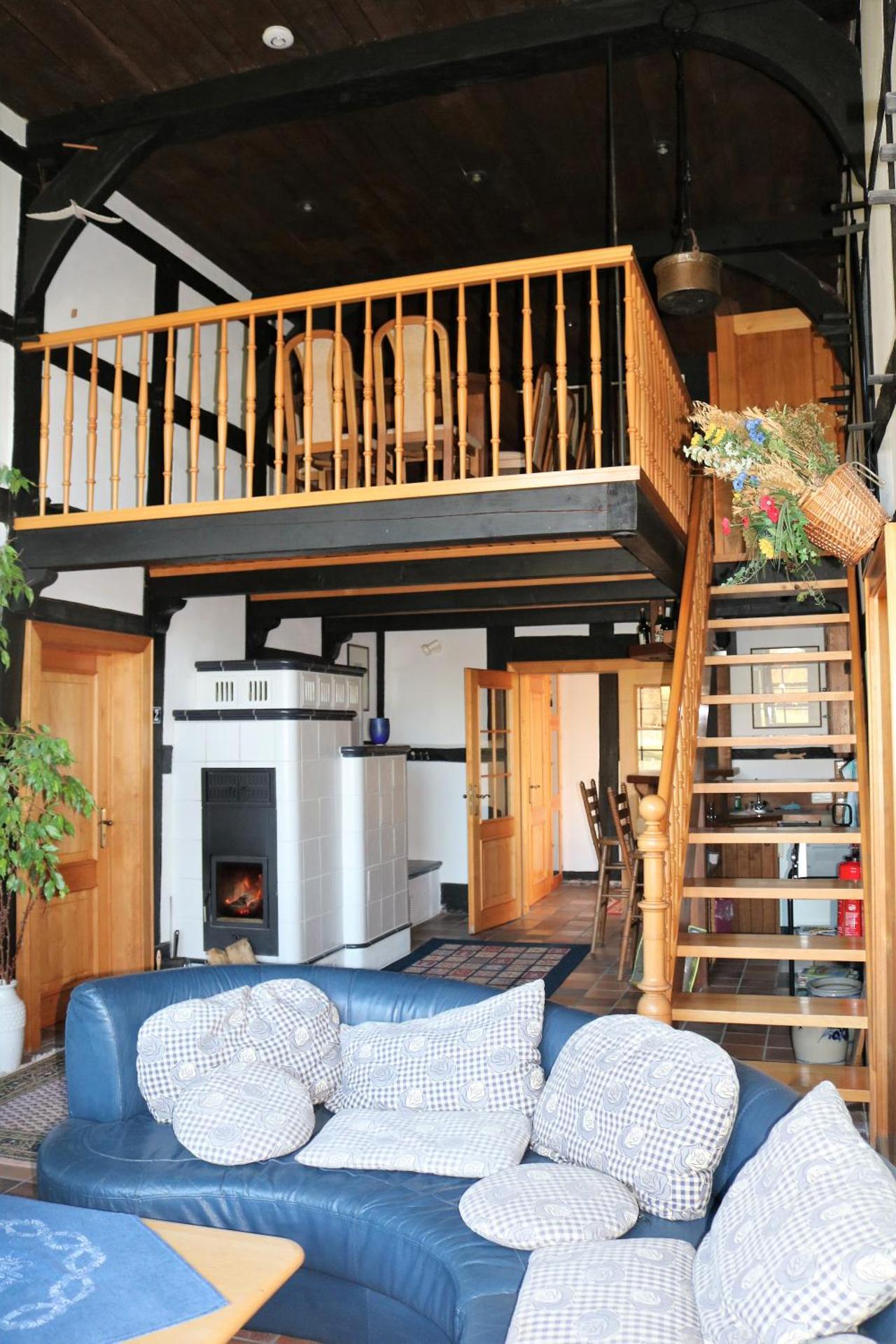 Communal lounge/ TV room