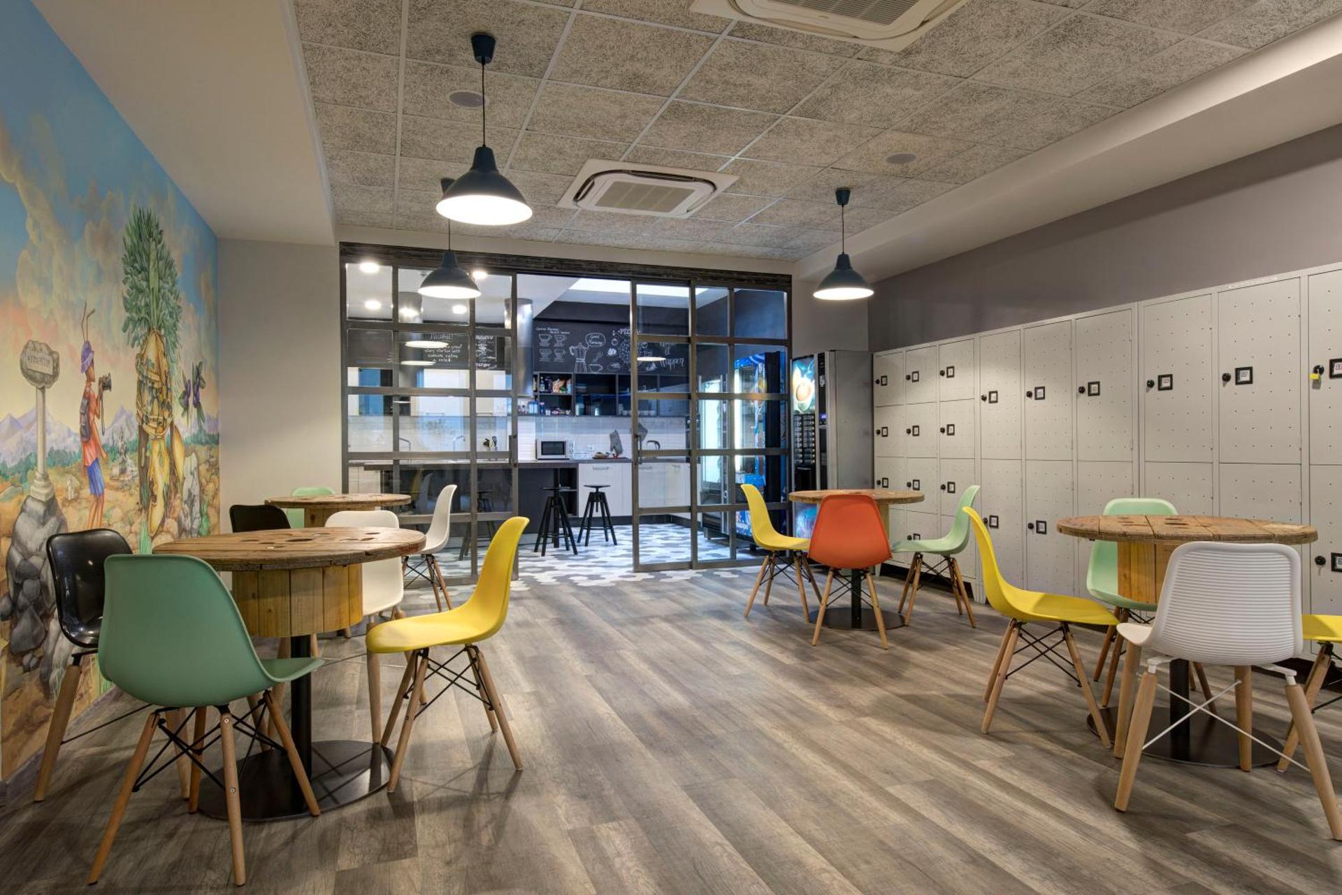 Communal lounge/ TV room