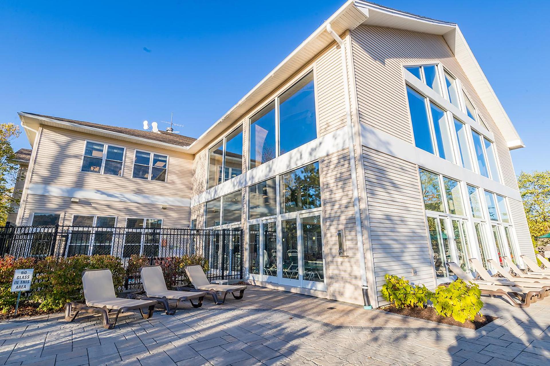 Communal lounge/ TV room