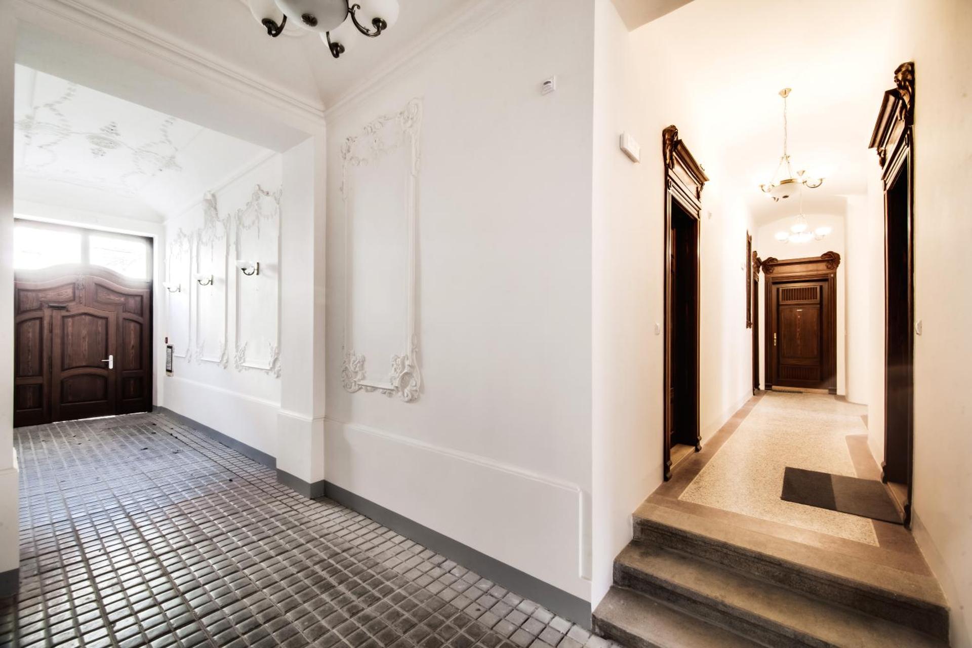 Trendy Local Apartment