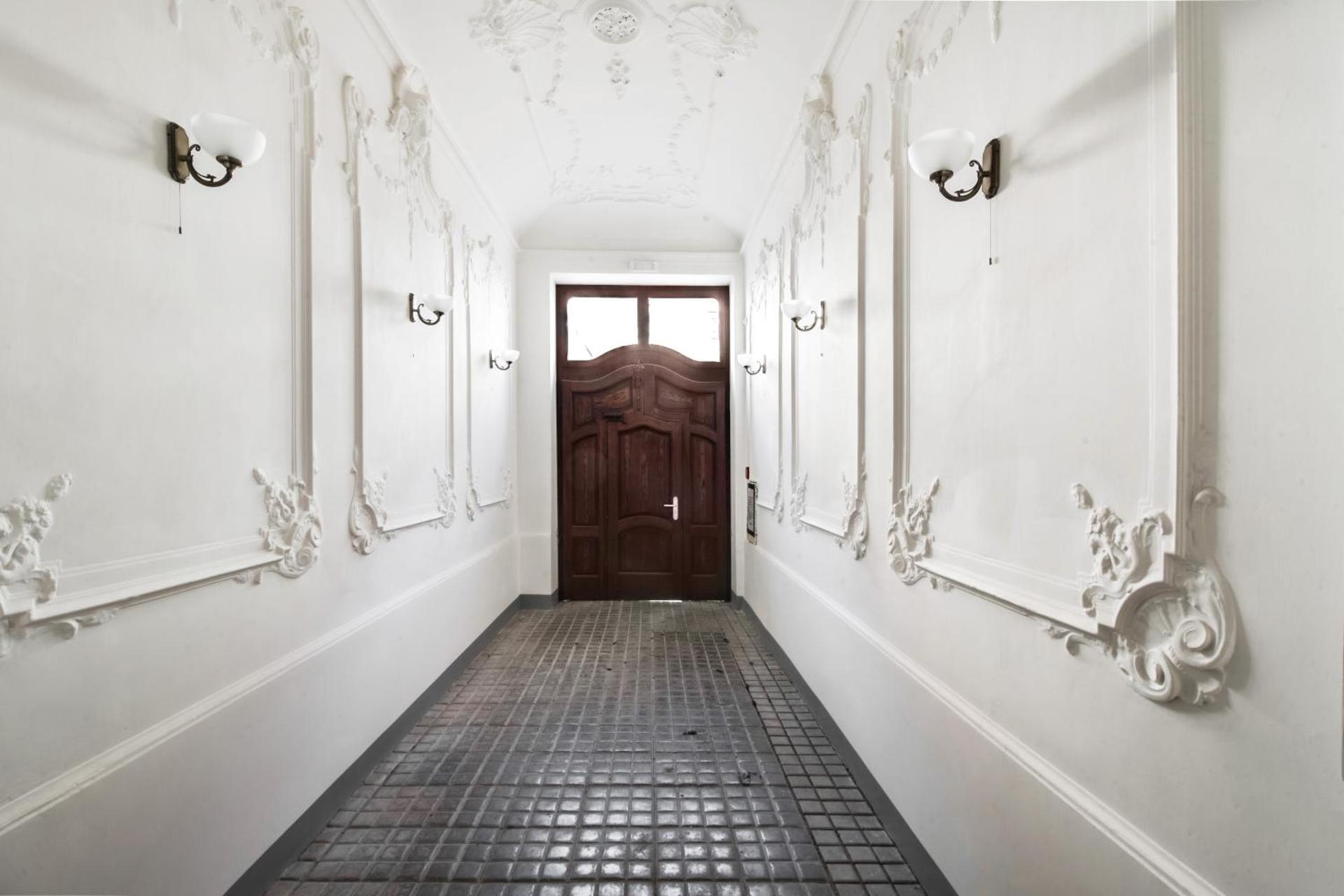 Trendy Local Apartment