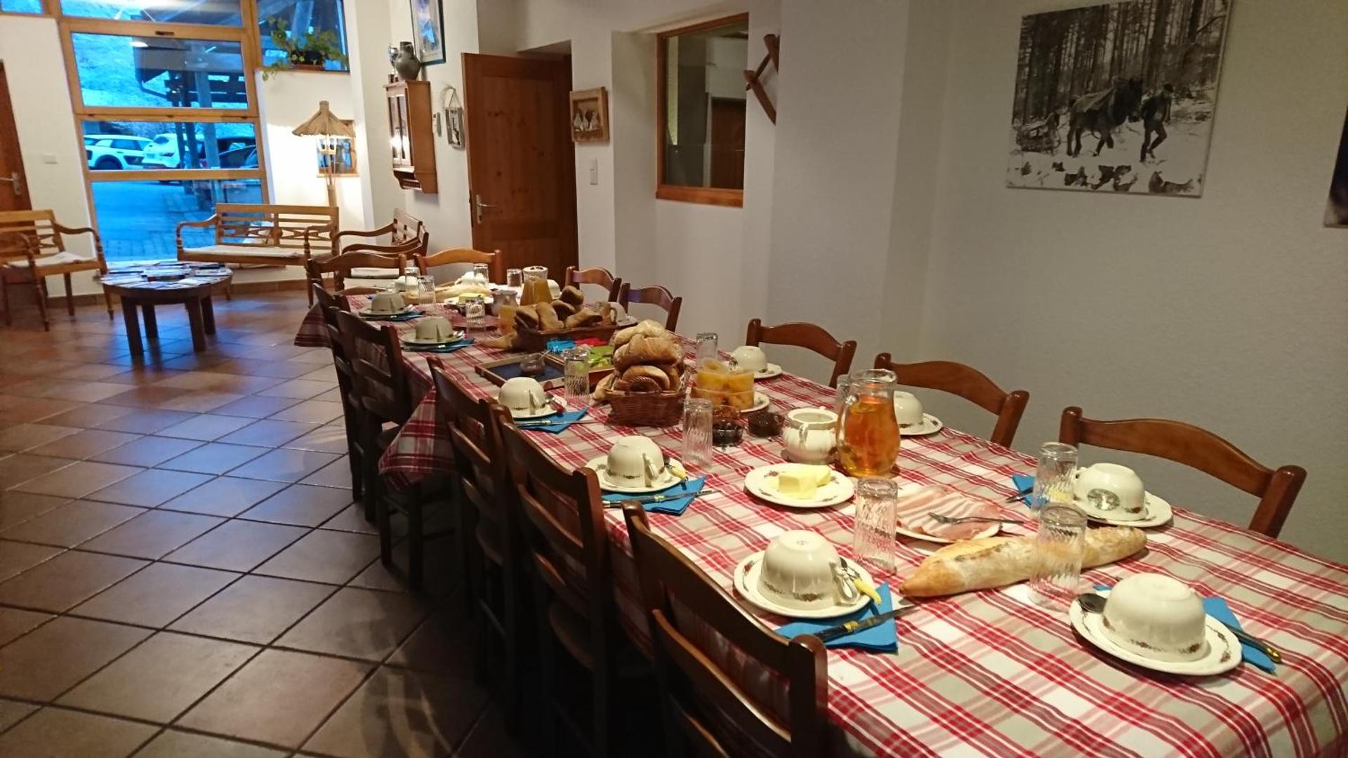 Communal lounge/ TV room