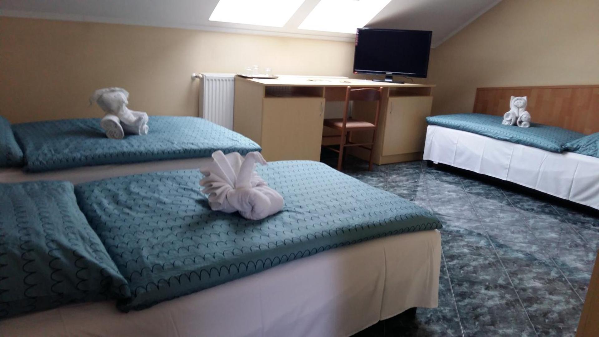 Triple Room with Private Bathroom