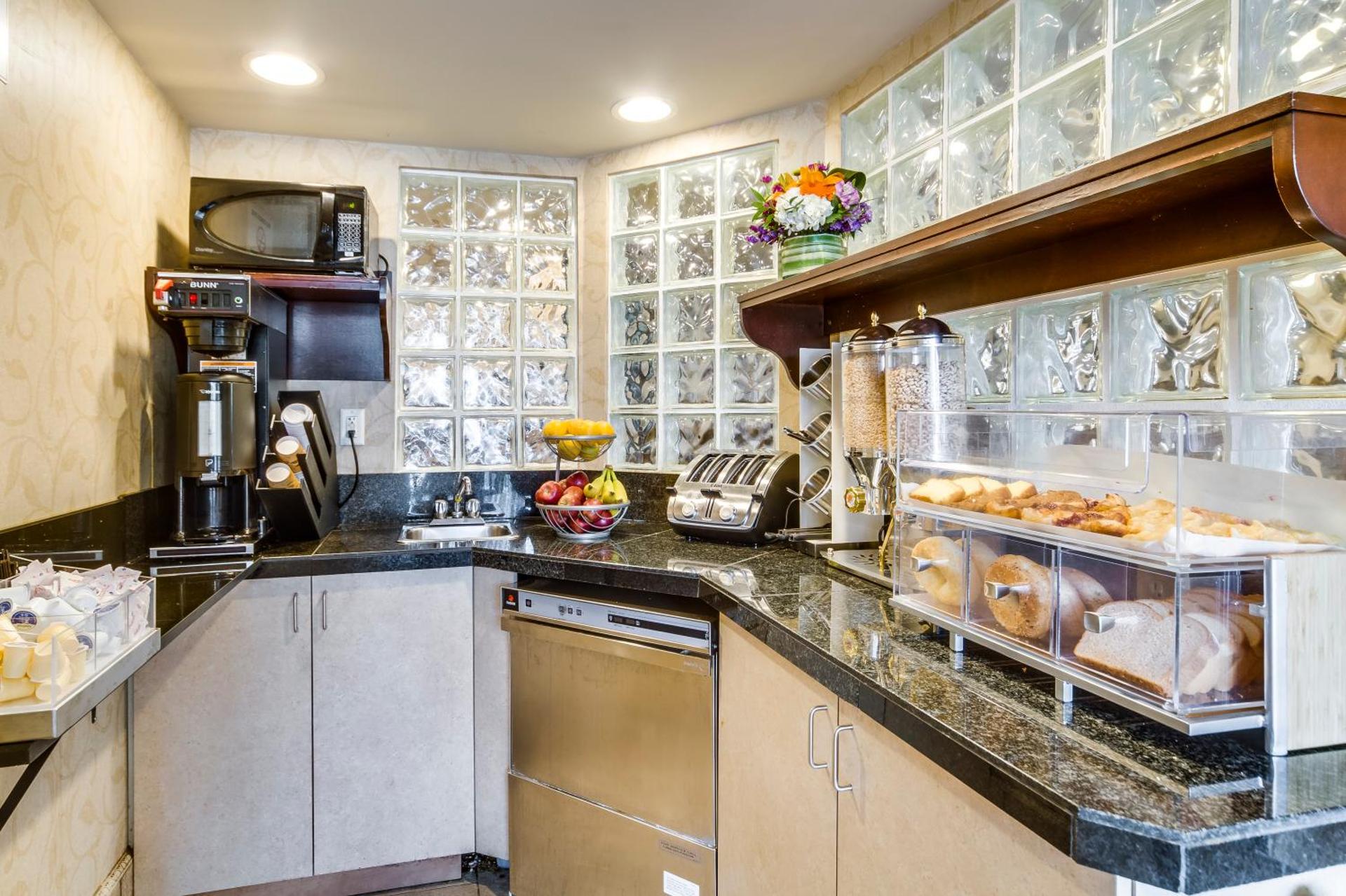 Coffee/tea facilities