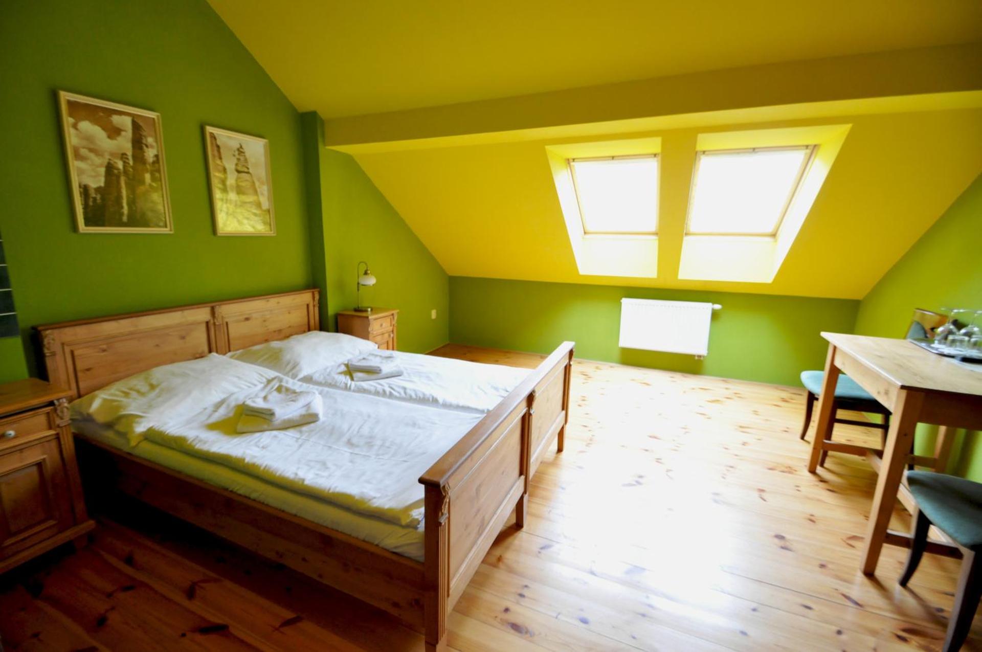 Photo of the whole room